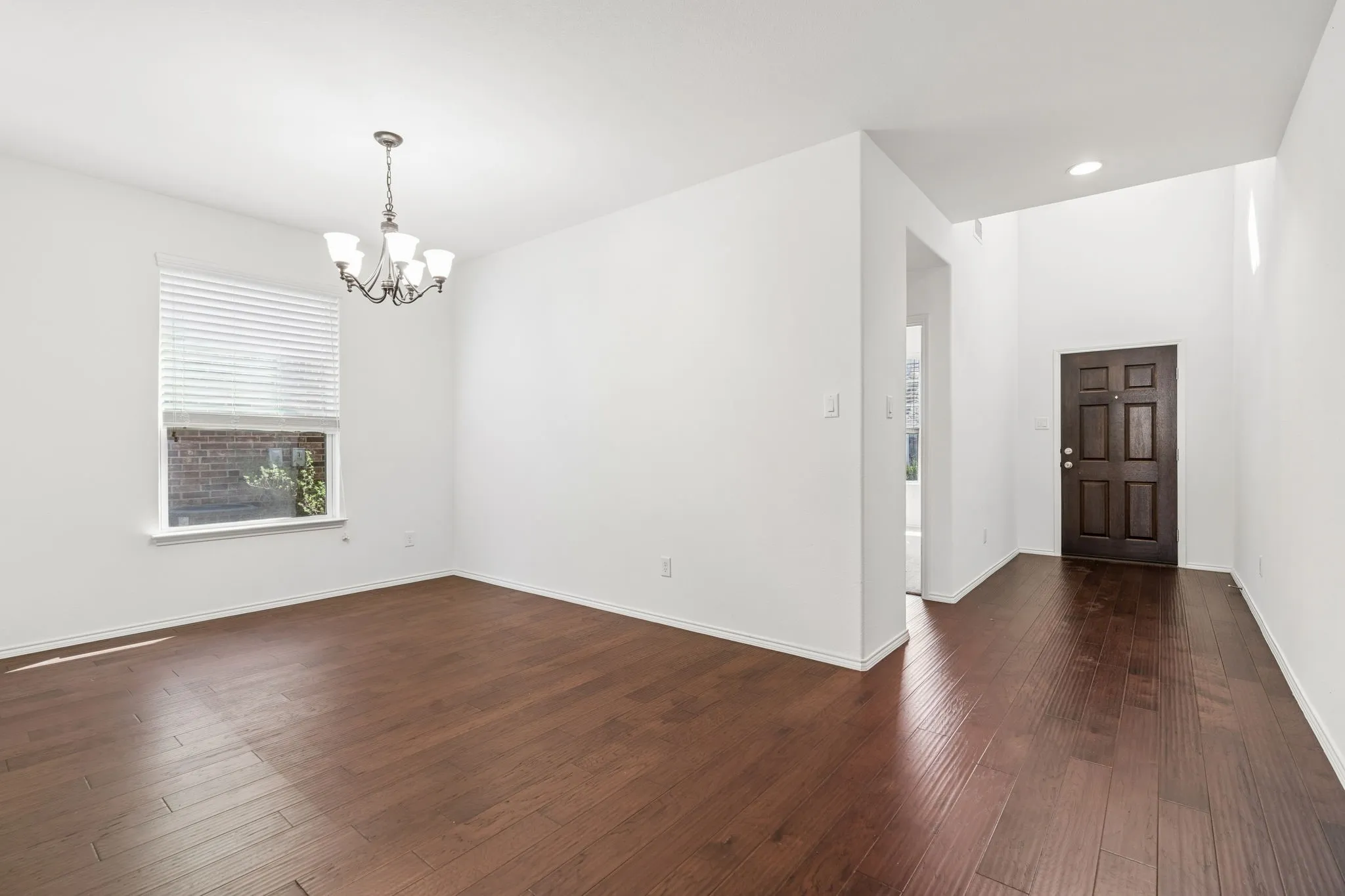 Single Family Residence For Sale in Denton County , 1808 Kaiser Cove, Argyle, Texas 76226, 5 Bedroom, 3 Bathroom, 2 Garage spaces, 2,774 Sqft, built in 2015, mls#21410360, Real Estate Agent in Argyle, Homes For Sale in Denton county, Homes For Sale in Argyle, Realtor in Argyle Texas, Real Estate Brokerage Independent Realty Texas, Luminita Cordes Realtor