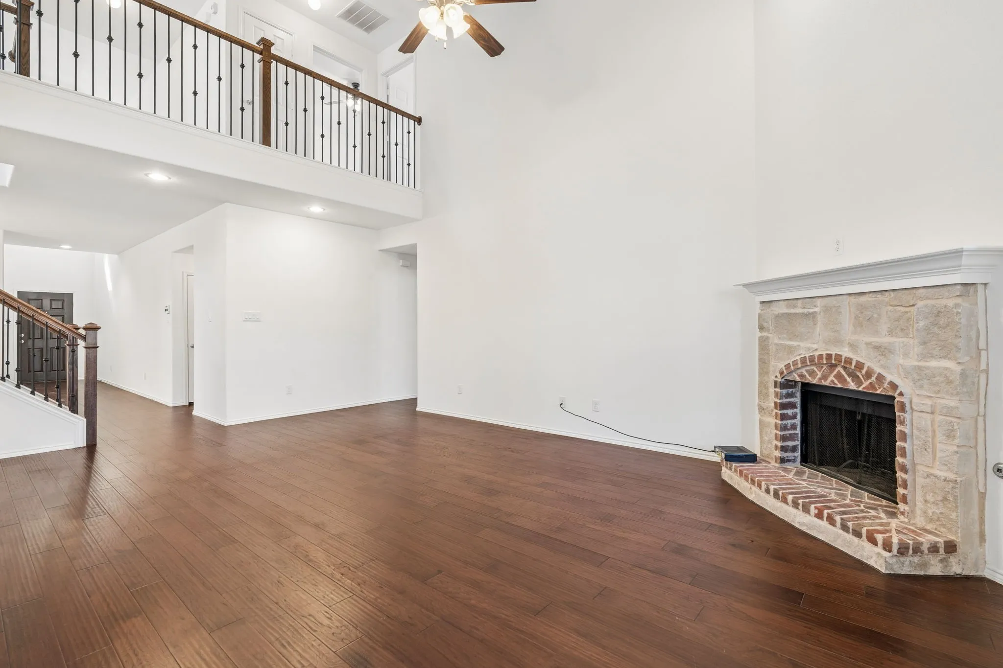 Single Family Residence For Sale in Denton County , 1808 Kaiser Cove, Argyle, Texas 76226, 5 Bedroom, 3 Bathroom, 2 Garage spaces, 2,774 Sqft, built in 2015, mls#21410360, Real Estate Agent in Argyle, Homes For Sale in Denton county, Homes For Sale in Argyle, Realtor in Argyle Texas, Real Estate Brokerage Independent Realty Texas, Luminita Cordes Realtor