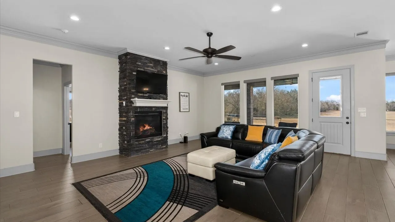 Single Family Residence For Sale in Smith County , 15631 Stallion Lake Boulevard, Lindale, Texas 75771, 4 Bedroom, 3 Bathroom, 2 Garage spaces, 3,489 Sqft, built in 2018, mls#21404541, Real Estate Agent in Lindale, Homes For Sale in Smith county, Homes For Sale in Lindale, Realtor in Lindale Texas, Real Estate Brokerage Independent Realty Texas, Luminita Cordes Realtor