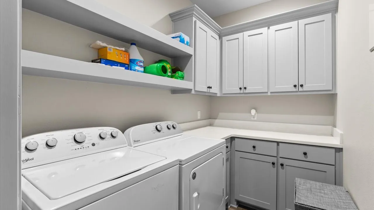 Single Family Residence For Sale in Smith County , 15631 Stallion Lake Boulevard, Lindale, Texas 75771, 4 Bedroom, 3 Bathroom, 2 Garage spaces, 3,489 Sqft, built in 2018, mls#21404541, Real Estate Agent in Lindale, Homes For Sale in Smith county, Homes For Sale in Lindale, Realtor in Lindale Texas, Real Estate Brokerage Independent Realty Texas, Luminita Cordes Realtor