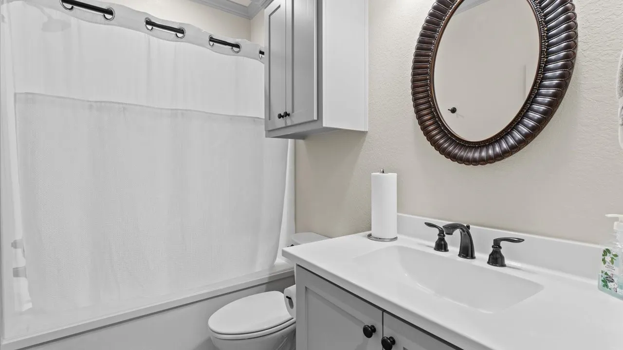 Single Family Residence For Sale in Smith County , 15631 Stallion Lake Boulevard, Lindale, Texas 75771, 4 Bedroom, 3 Bathroom, 2 Garage spaces, 3,489 Sqft, built in 2018, mls#21404541, Real Estate Agent in Lindale, Homes For Sale in Smith county, Homes For Sale in Lindale, Realtor in Lindale Texas, Real Estate Brokerage Independent Realty Texas, Luminita Cordes Realtor