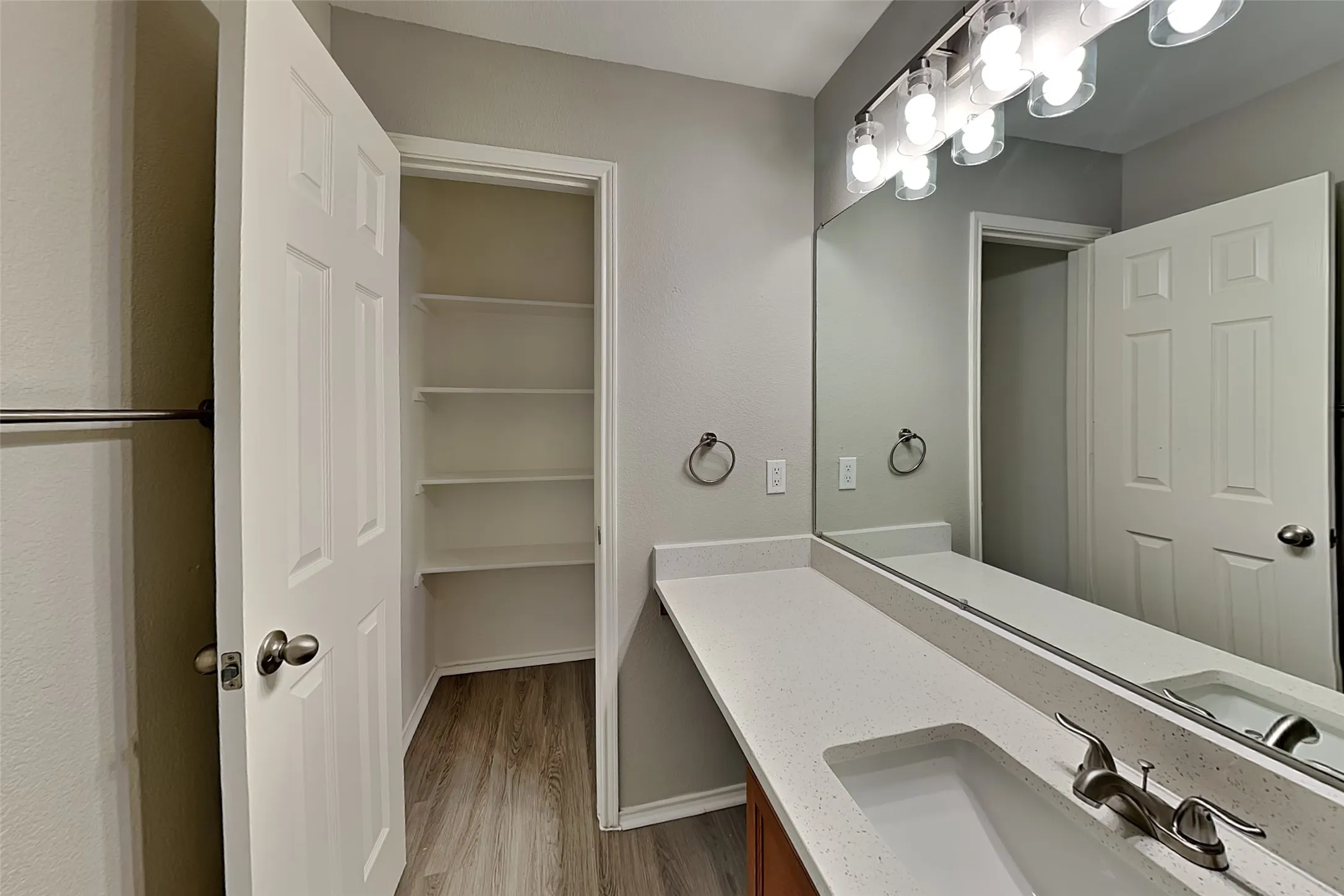 Single Family Residence For Rent in Tarrant County , 4625 Pangolin Drive, Fort Worth, Texas 76244, 3 Bedroom, 2 Bathroom, 2 Garage spaces, 2,086 Sqft, built in 2007, mls#21412000, Real Estate Agent in Fort Worth, Homes For Rent in Tarrant county, Homes For Rent in Fort Worth, Realtor in Fort Worth Texas, Real Estate Brokerage Independent Realty Texas, Luminita Cordes Realtor