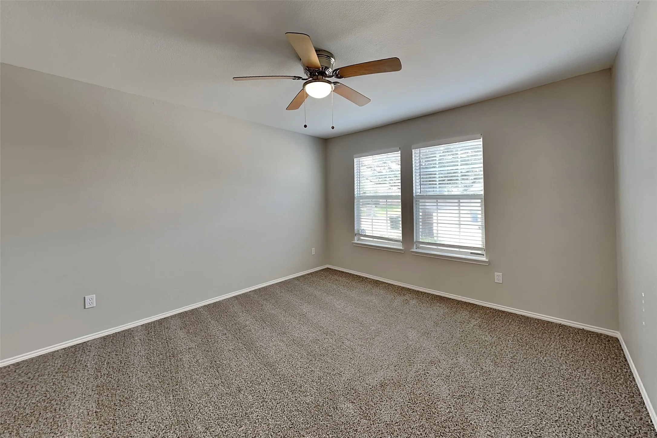 Single Family Residence For Rent in Tarrant County , 4625 Pangolin Drive, Fort Worth, Texas 76244, 3 Bedroom, 2 Bathroom, 2 Garage spaces, 2,086 Sqft, built in 2007, mls#21412000, Real Estate Agent in Fort Worth, Homes For Rent in Tarrant county, Homes For Rent in Fort Worth, Realtor in Fort Worth Texas, Real Estate Brokerage Independent Realty Texas, Luminita Cordes Realtor