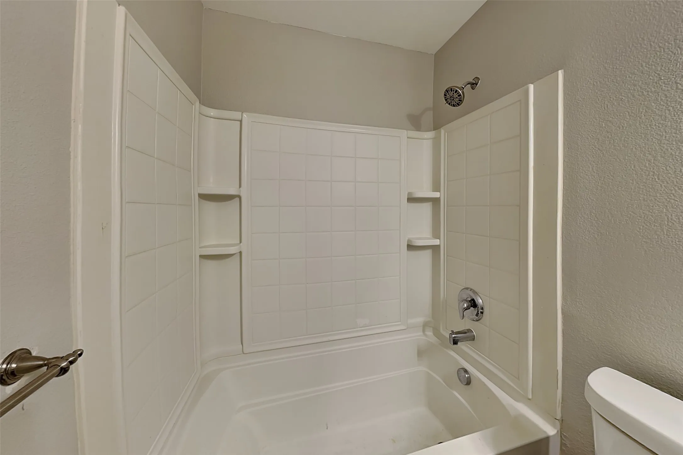 Single Family Residence For Rent in Tarrant County , 4625 Pangolin Drive, Fort Worth, Texas 76244, 3 Bedroom, 2 Bathroom, 2 Garage spaces, 2,086 Sqft, built in 2007, mls#21412000, Real Estate Agent in Fort Worth, Homes For Rent in Tarrant county, Homes For Rent in Fort Worth, Realtor in Fort Worth Texas, Real Estate Brokerage Independent Realty Texas, Luminita Cordes Realtor