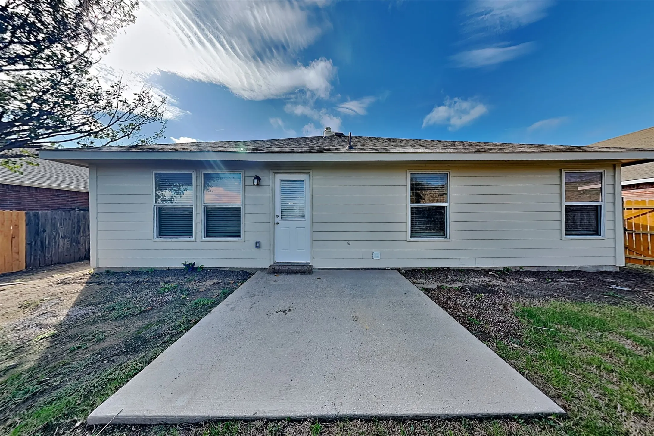 Single Family Residence For Rent in Tarrant County , 4625 Pangolin Drive, Fort Worth, Texas 76244, 3 Bedroom, 2 Bathroom, 2 Garage spaces, 2,086 Sqft, built in 2007, mls#21412000, Real Estate Agent in Fort Worth, Homes For Rent in Tarrant county, Homes For Rent in Fort Worth, Realtor in Fort Worth Texas, Real Estate Brokerage Independent Realty Texas, Luminita Cordes Realtor