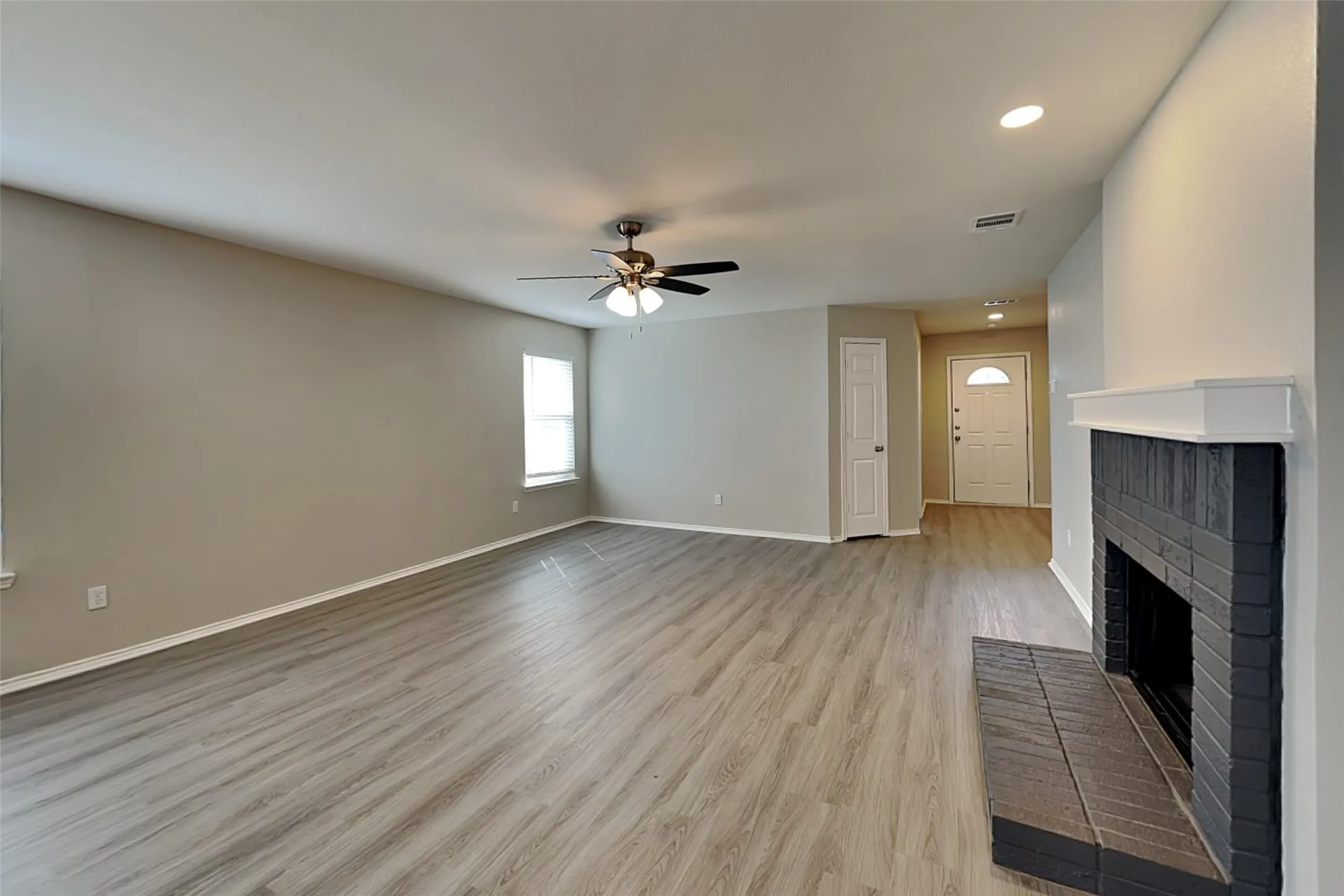 Single Family Residence For Rent in Tarrant County , 4625 Pangolin Drive, Fort Worth, Texas 76244, 3 Bedroom, 2 Bathroom, 2 Garage spaces, 2,086 Sqft, built in 2007, mls#21412000, Real Estate Agent in Fort Worth, Homes For Rent in Tarrant county, Homes For Rent in Fort Worth, Realtor in Fort Worth Texas, Real Estate Brokerage Independent Realty Texas, Luminita Cordes Realtor