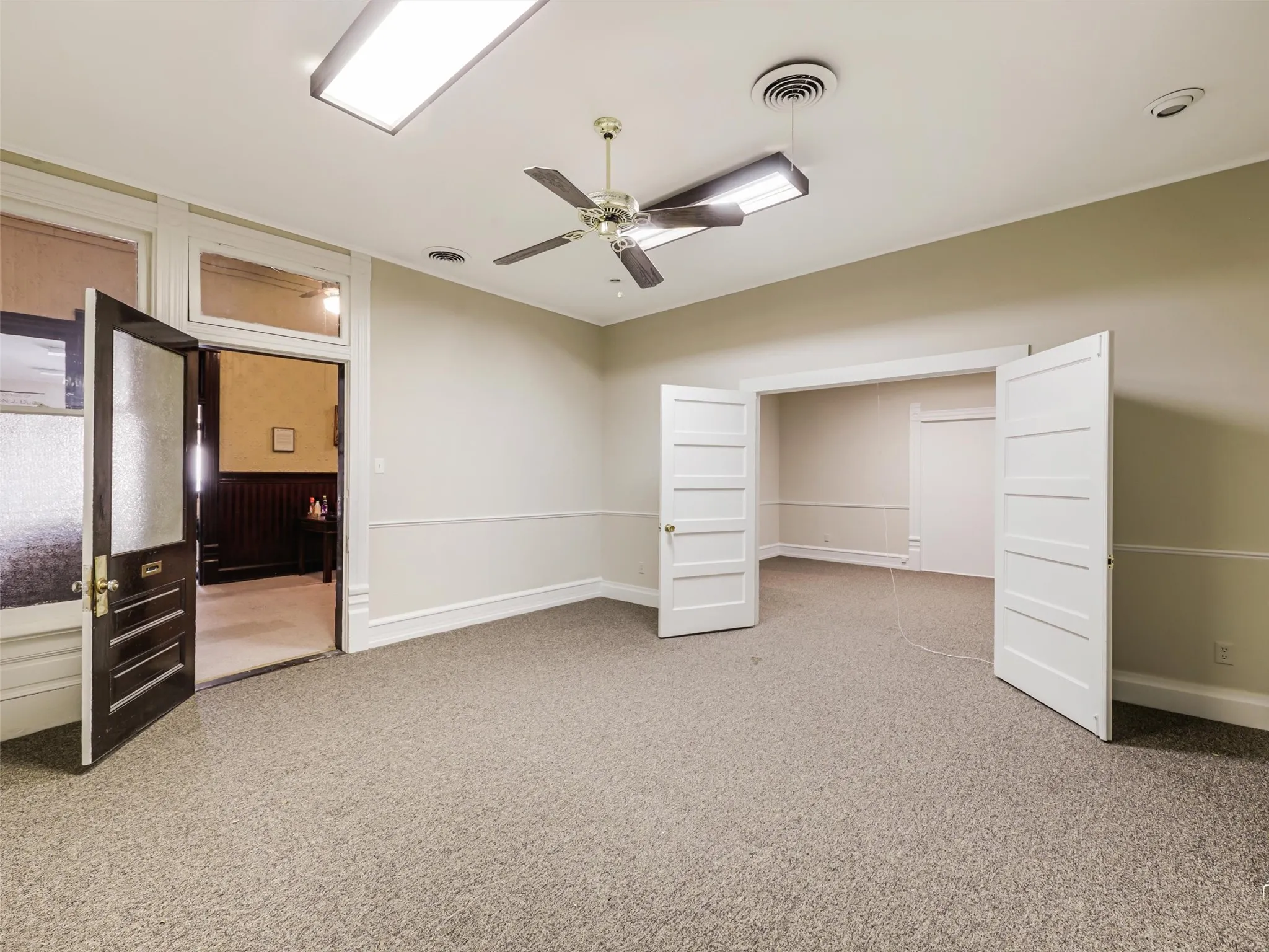 Retail For Sale in Grayson County , 109-111 N Travis Street, Sherman, Texas 75090, 0, 0, Garage spaces, 0 Sqft, built in 1885, mls#21411954, Real Estate Agent in Sherman, Homes For Sale in Grayson county, Homes For Sale in Sherman, Realtor in Sherman Texas, Real Estate Brokerage Independent Realty Texas, Luminita Cordes Realtor