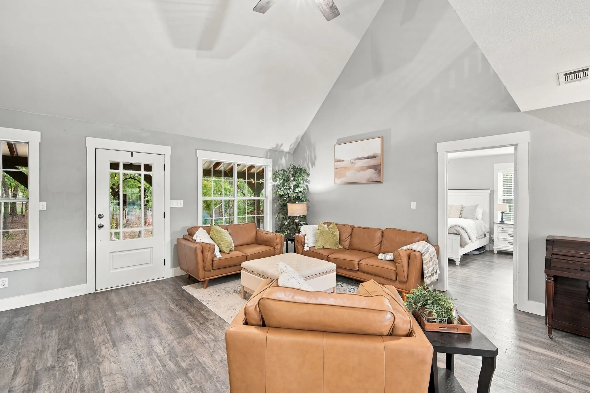 Single Family Residence For Sale in Ellis County , 3410 Skinner Road, Midlothian, Texas 76065, 4 Bedroom, 4 Bathroom, Garage spaces, 2,408 Sqft, built in 2000, mls#21401316, Real Estate Agent in Midlothian, Homes For Sale in Ellis county, Homes For Sale in Midlothian, Realtor in Midlothian Texas, Real Estate Brokerage Independent Realty Texas, Luminita Cordes Realtor