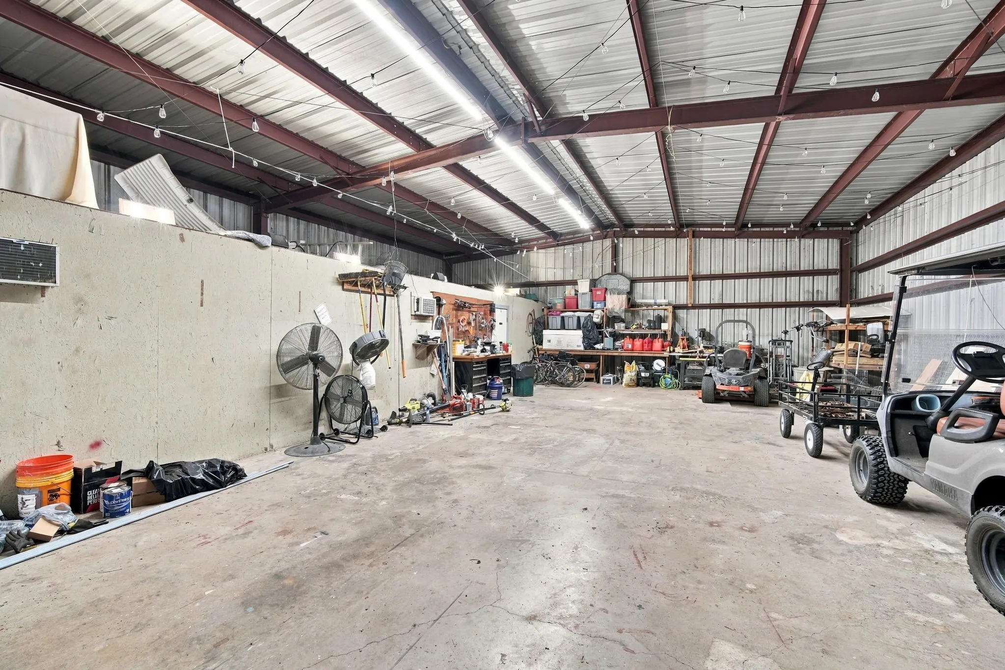 40X50 Workshop or garage
with two extra rooms and a bathroom