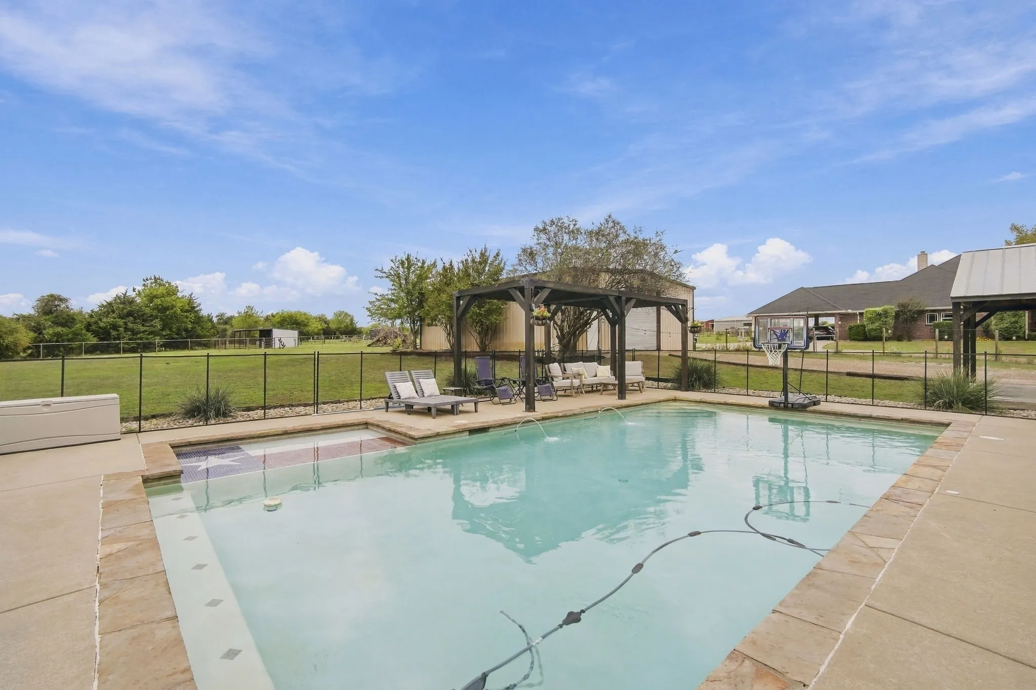 Single Family Residence For Sale in Ellis County , 3410 Skinner Road, Midlothian, Texas 76065, 4 Bedroom, 4 Bathroom, Garage spaces, 2,408 Sqft, built in 2000, mls#21401316, Real Estate Agent in Midlothian, Homes For Sale in Ellis county, Homes For Sale in Midlothian, Realtor in Midlothian Texas, Real Estate Brokerage Independent Realty Texas, Luminita Cordes Realtor