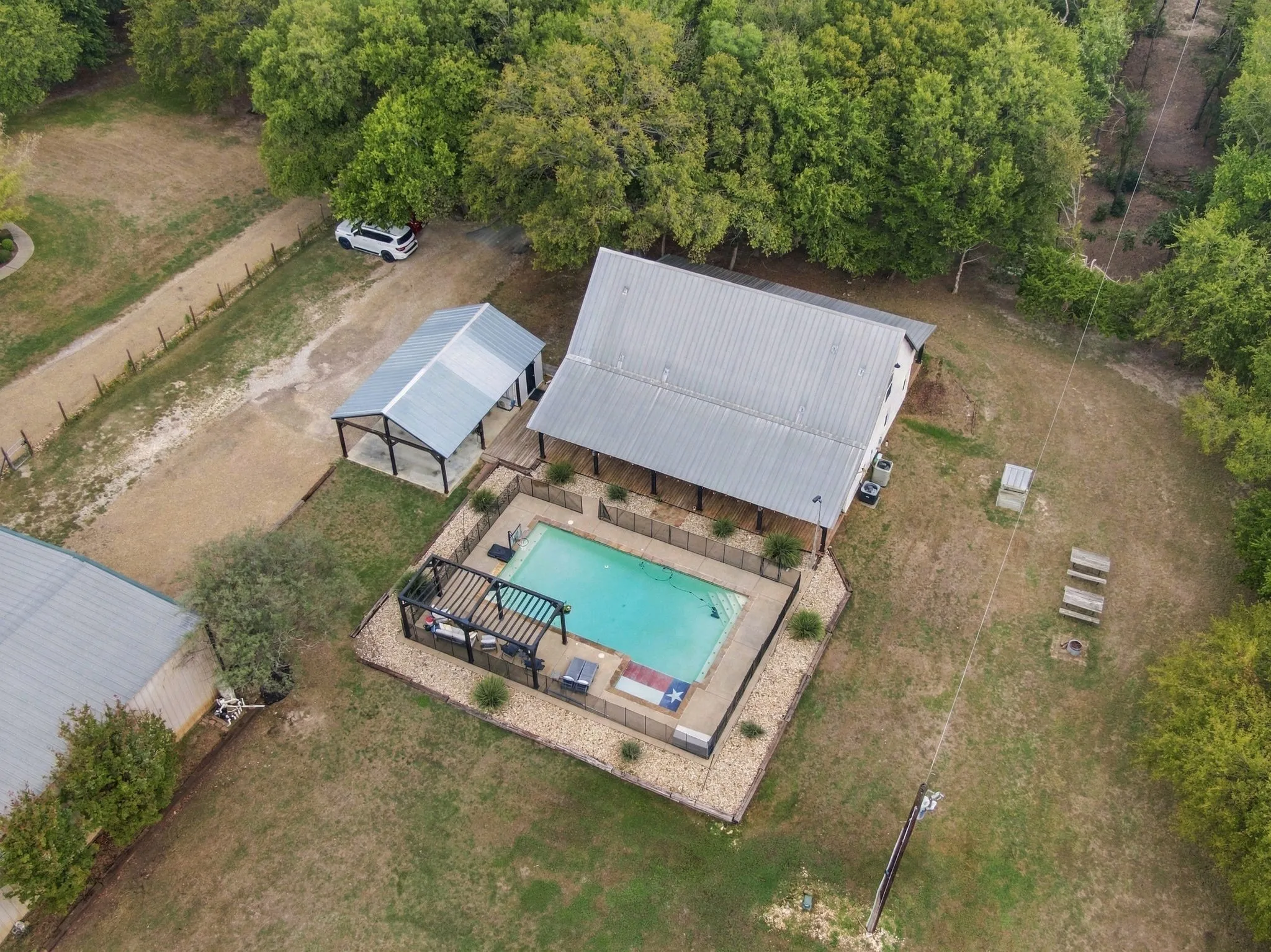 Single Family Residence For Sale in Ellis County , 3410 Skinner Road, Midlothian, Texas 76065, 4 Bedroom, 4 Bathroom, Garage spaces, 2,408 Sqft, built in 2000, mls#21401316, Real Estate Agent in Midlothian, Homes For Sale in Ellis county, Homes For Sale in Midlothian, Realtor in Midlothian Texas, Real Estate Brokerage Independent Realty Texas, Luminita Cordes Realtor