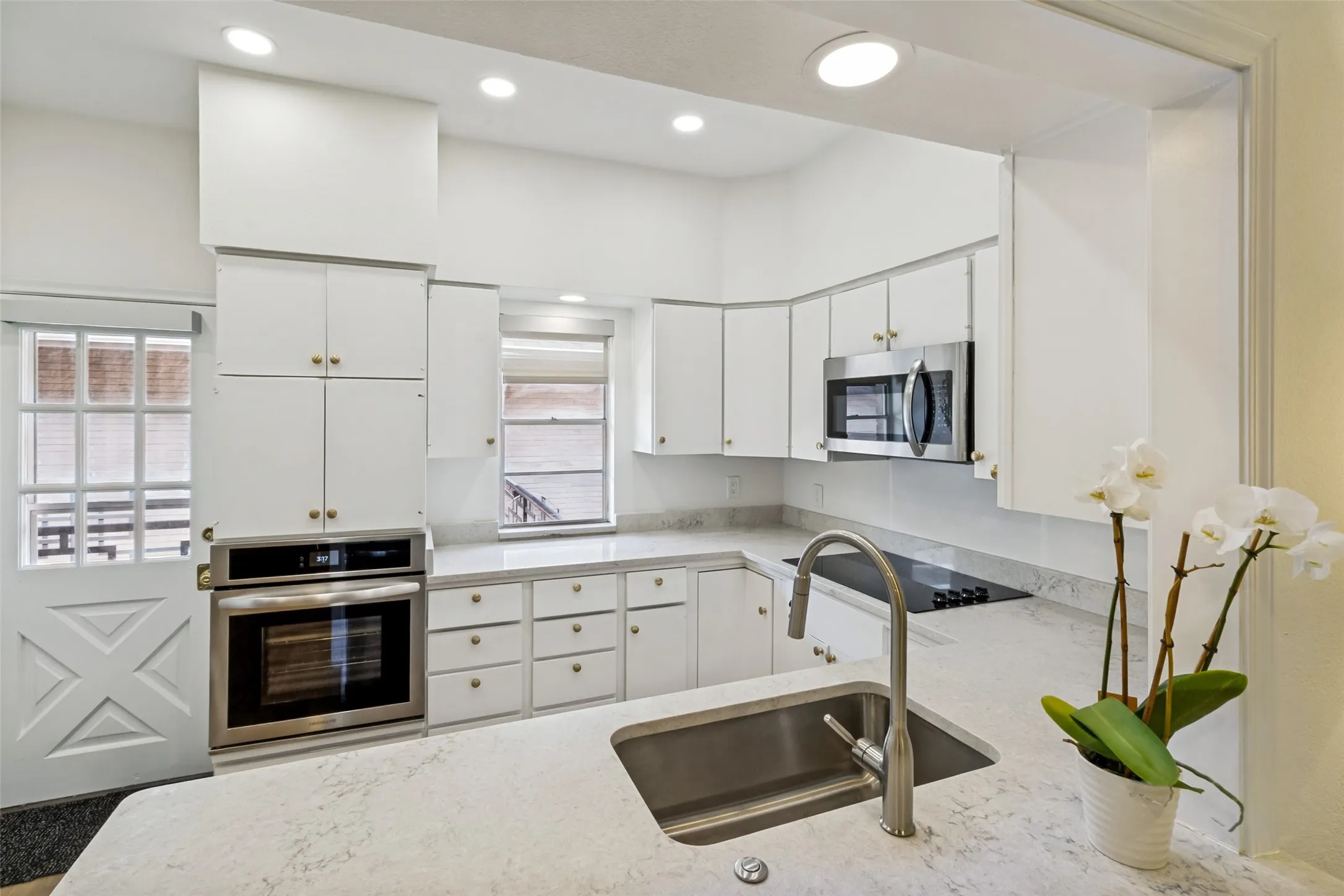 Condominium For Sale in Dallas County , 6328 Bandera Avenue C, Dallas, Texas 75225, 2 Bedroom, 2 Bathroom, Garage spaces, 1,908 Sqft, built in 1960, mls#21381642, Real Estate Agent in Dallas, Homes For Sale in Dallas county, Homes For Sale in Dallas, Realtor in Dallas Texas, Real Estate Brokerage Independent Realty Texas, Luminita Cordes Realtor