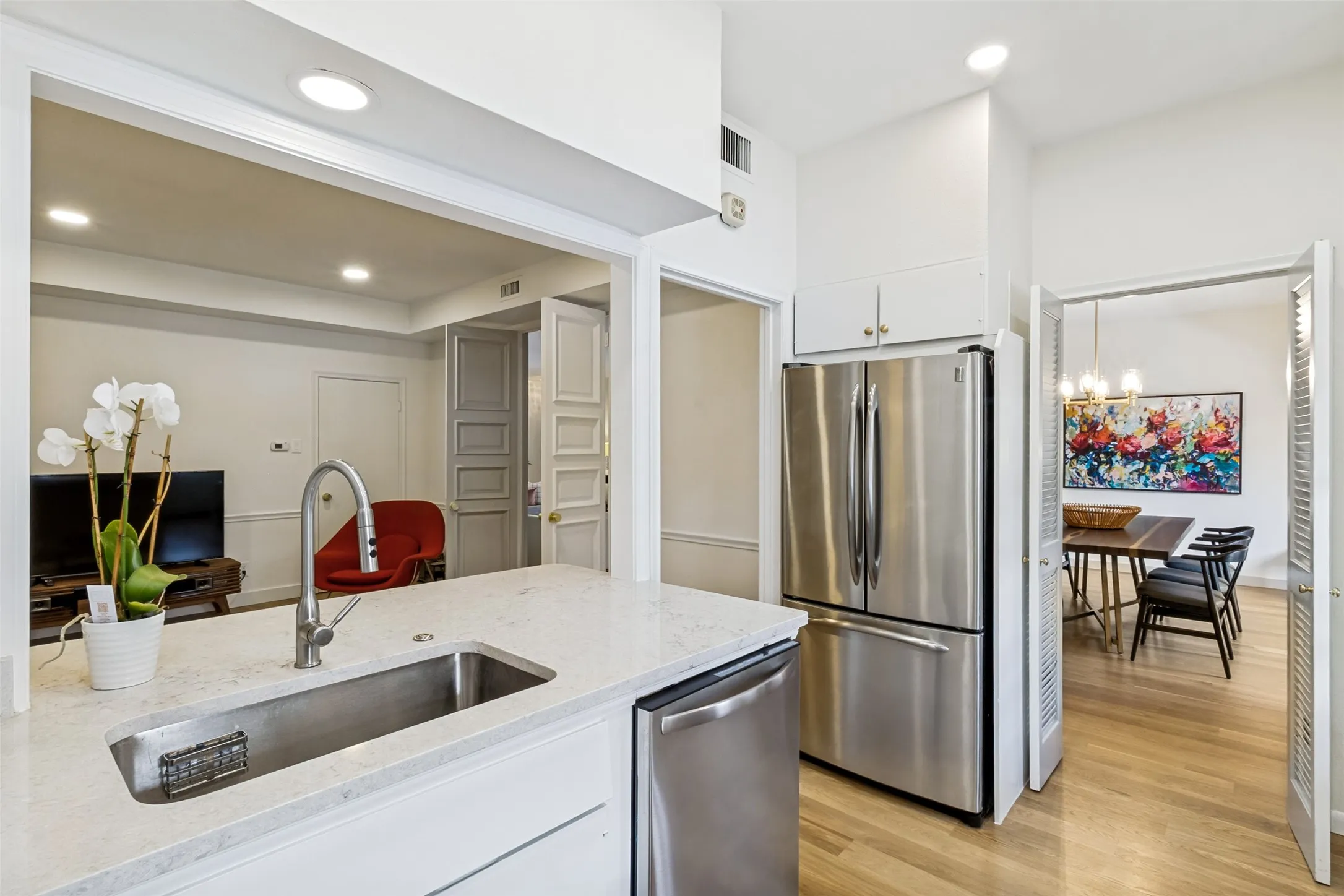 Condominium For Sale in Dallas County , 6328 Bandera Avenue C, Dallas, Texas 75225, 2 Bedroom, 2 Bathroom, Garage spaces, 1,908 Sqft, built in 1960, mls#21381642, Real Estate Agent in Dallas, Homes For Sale in Dallas county, Homes For Sale in Dallas, Realtor in Dallas Texas, Real Estate Brokerage Independent Realty Texas, Luminita Cordes Realtor
