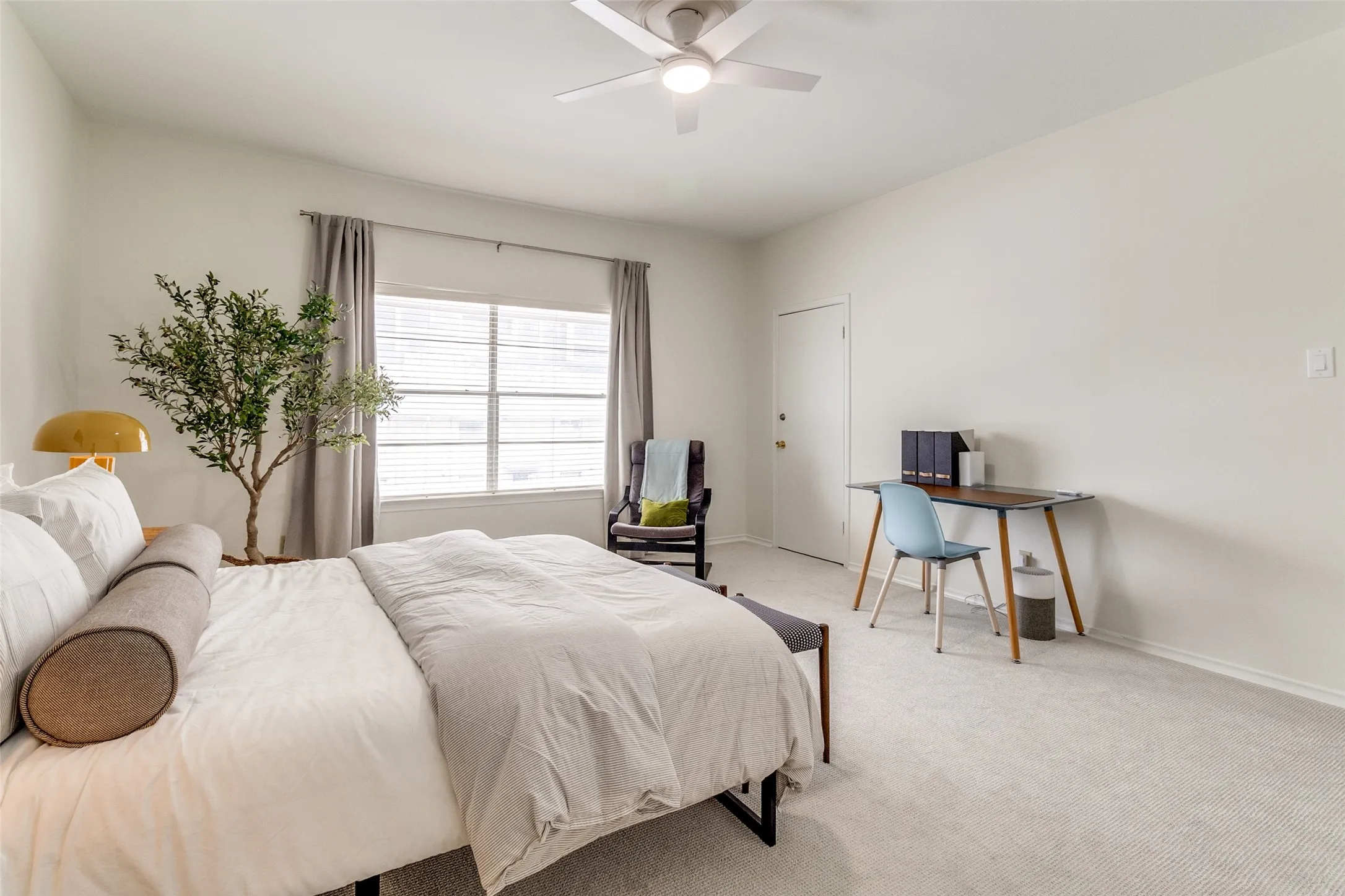 Condominium For Sale in Dallas County , 6328 Bandera Avenue C, Dallas, Texas 75225, 2 Bedroom, 2 Bathroom, Garage spaces, 1,908 Sqft, built in 1960, mls#21381642, Real Estate Agent in Dallas, Homes For Sale in Dallas county, Homes For Sale in Dallas, Realtor in Dallas Texas, Real Estate Brokerage Independent Realty Texas, Luminita Cordes Realtor