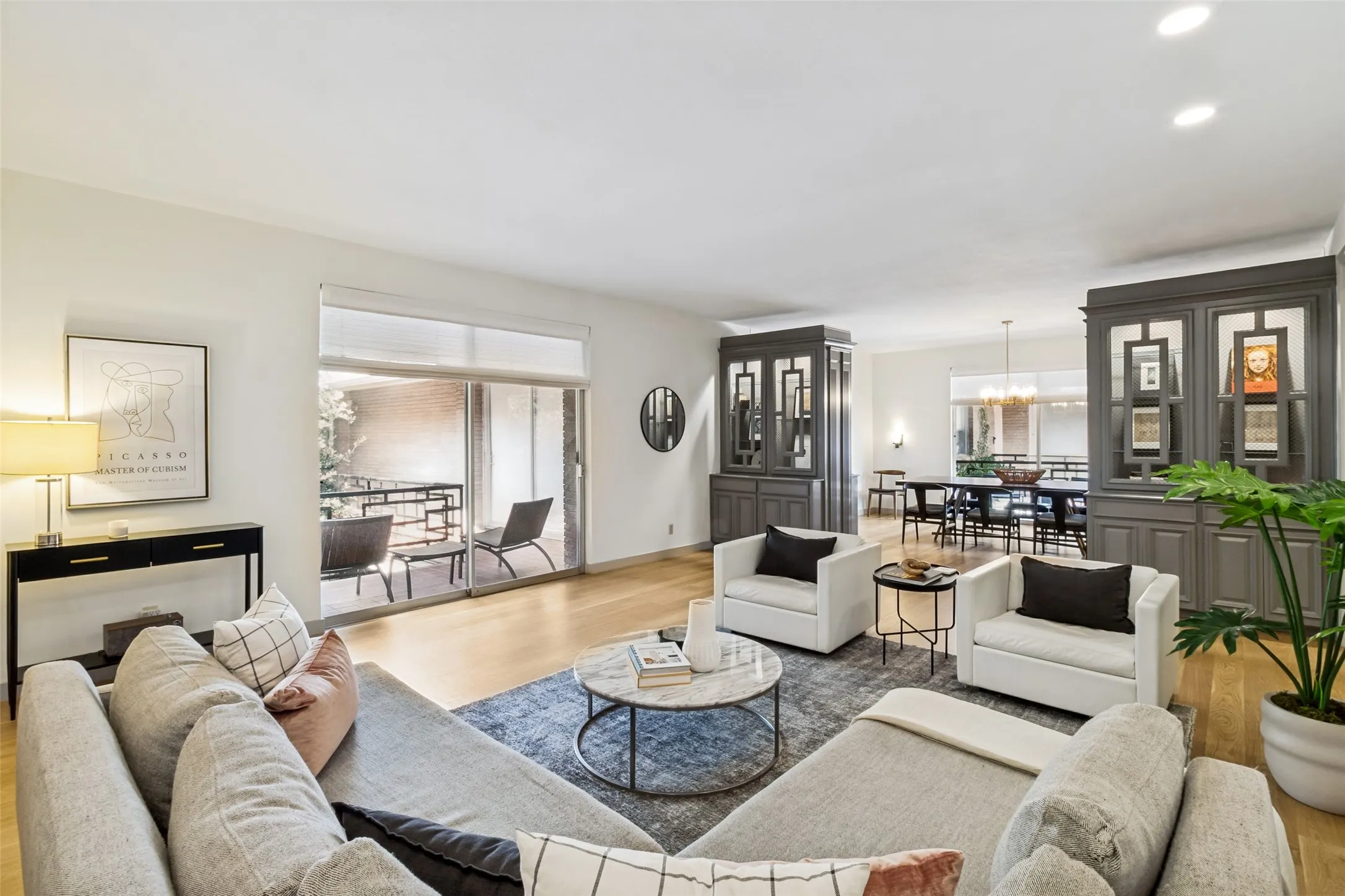 Condominium For Sale in Dallas County , 6328 Bandera Avenue C, Dallas, Texas 75225, 2 Bedroom, 2 Bathroom, Garage spaces, 1,908 Sqft, built in 1960, mls#21381642, Real Estate Agent in Dallas, Homes For Sale in Dallas county, Homes For Sale in Dallas, Realtor in Dallas Texas, Real Estate Brokerage Independent Realty Texas, Luminita Cordes Realtor