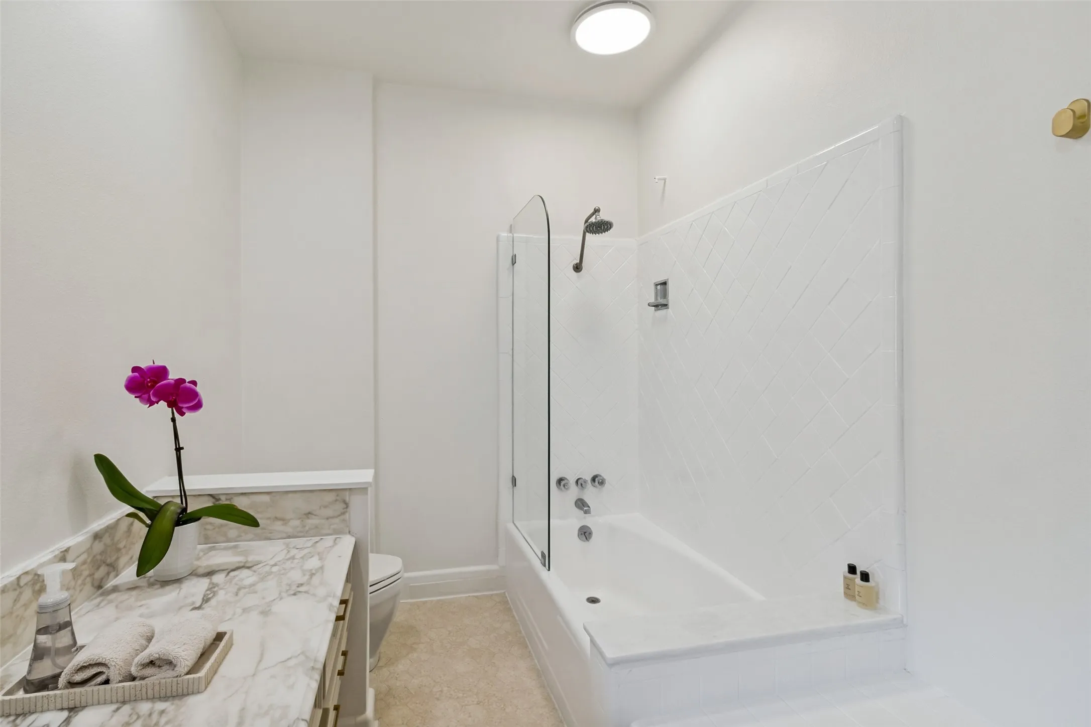 Condominium For Sale in Dallas County , 6328 Bandera Avenue C, Dallas, Texas 75225, 2 Bedroom, 2 Bathroom, Garage spaces, 1,908 Sqft, built in 1960, mls#21381642, Real Estate Agent in Dallas, Homes For Sale in Dallas county, Homes For Sale in Dallas, Realtor in Dallas Texas, Real Estate Brokerage Independent Realty Texas, Luminita Cordes Realtor