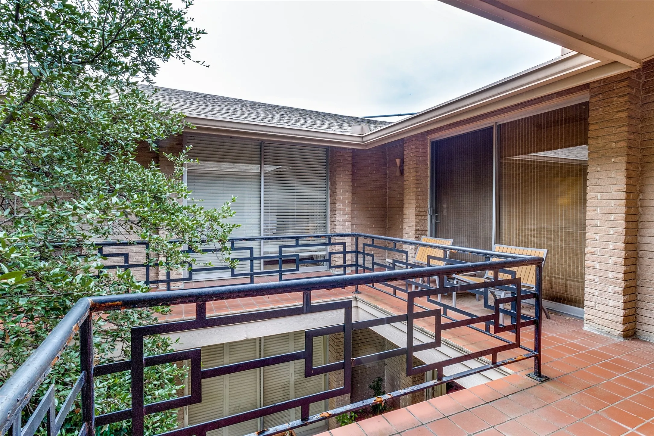 Condominium For Sale in Dallas County , 6328 Bandera Avenue C, Dallas, Texas 75225, 2 Bedroom, 2 Bathroom, Garage spaces, 1,908 Sqft, built in 1960, mls#21381642, Real Estate Agent in Dallas, Homes For Sale in Dallas county, Homes For Sale in Dallas, Realtor in Dallas Texas, Real Estate Brokerage Independent Realty Texas, Luminita Cordes Realtor