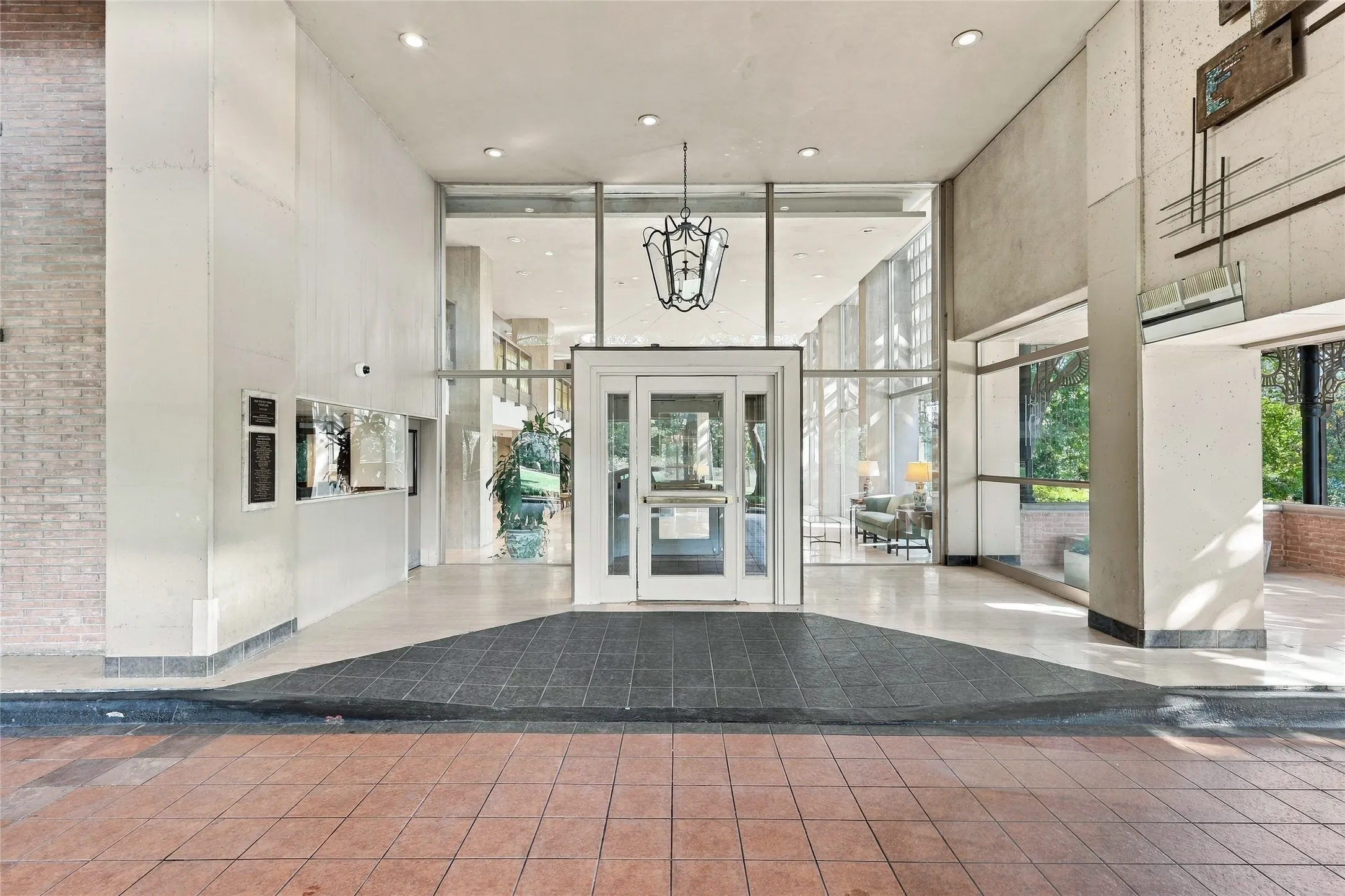 Condominium For Sale in Dallas County , 3525 Turtle Creek Boulevard 8B, Dallas, Texas 75219, 2 Bedroom, 2 Bathroom, 2 Garage spaces, 2,014 Sqft, built in 1957, mls#21411915, Real Estate Agent in Dallas, Homes For Sale in Dallas county, Homes For Sale in Dallas, Realtor in Dallas Texas, Real Estate Brokerage Independent Realty Texas, Luminita Cordes Realtor