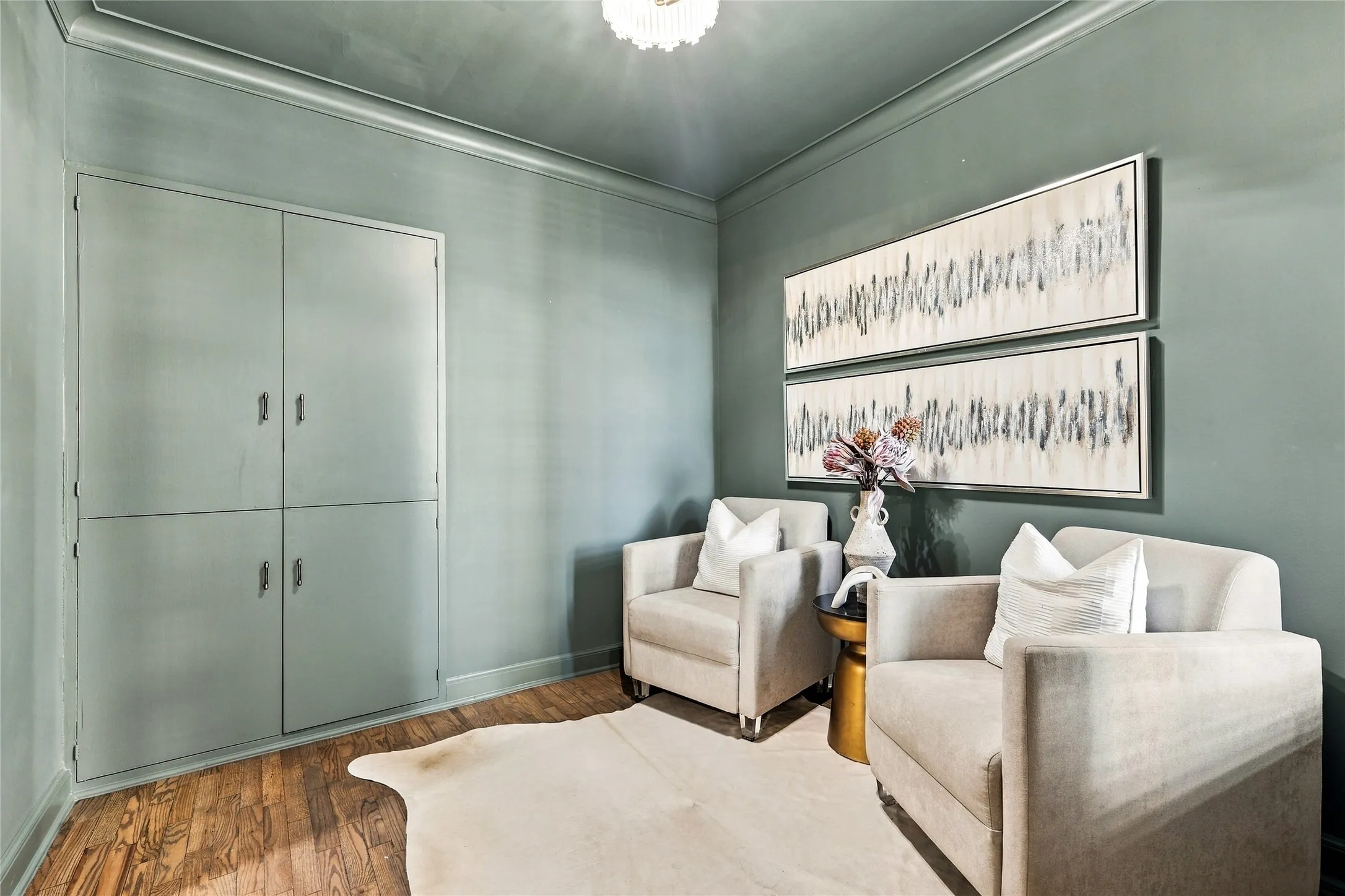 Condominium For Sale in Dallas County , 3525 Turtle Creek Boulevard 8B, Dallas, Texas 75219, 2 Bedroom, 2 Bathroom, 2 Garage spaces, 2,014 Sqft, built in 1957, mls#21411915, Real Estate Agent in Dallas, Homes For Sale in Dallas county, Homes For Sale in Dallas, Realtor in Dallas Texas, Real Estate Brokerage Independent Realty Texas, Luminita Cordes Realtor
