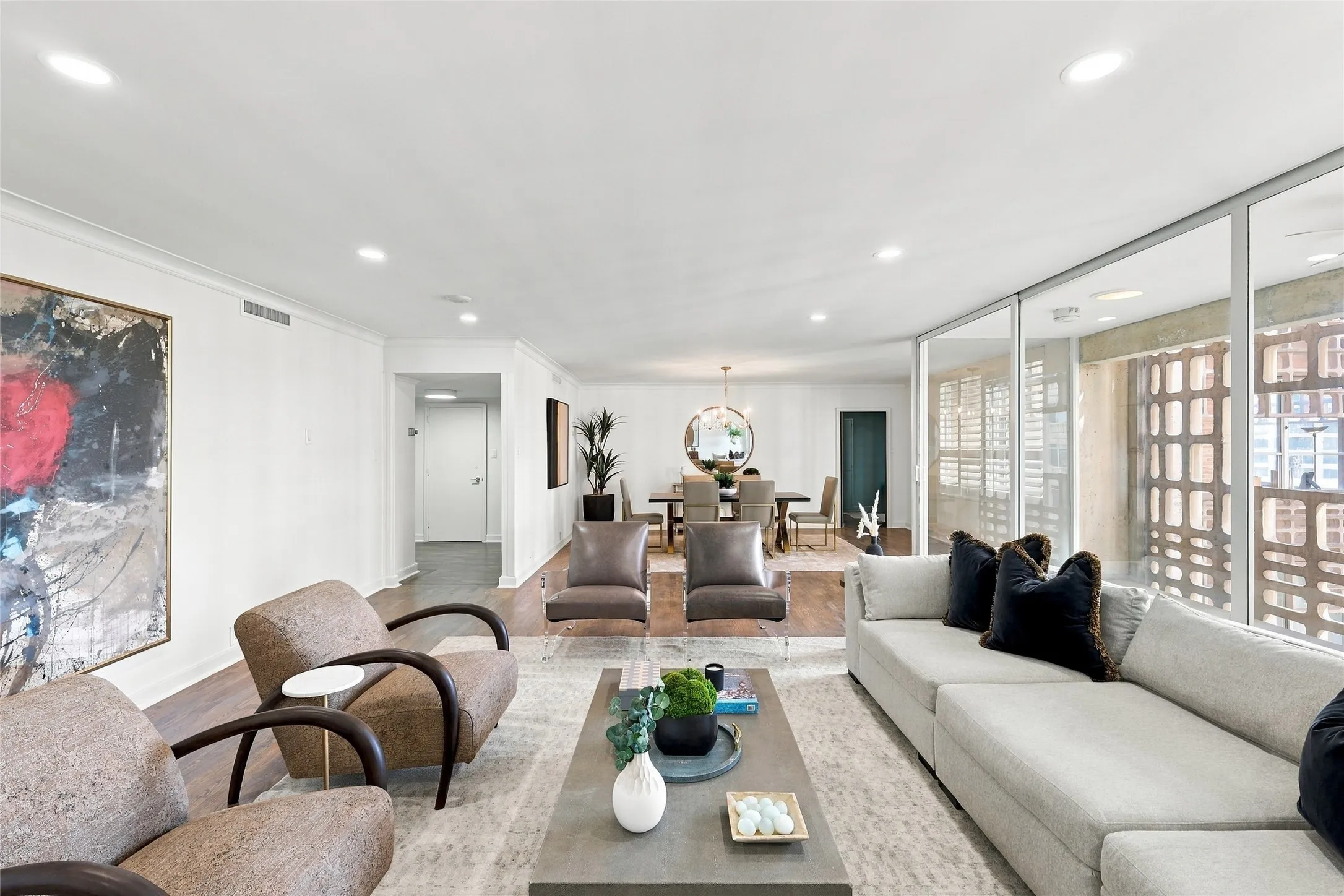 Condominium For Sale in Dallas County , 3525 Turtle Creek Boulevard 8B, Dallas, Texas 75219, 2 Bedroom, 2 Bathroom, 2 Garage spaces, 2,014 Sqft, built in 1957, mls#21411915, Real Estate Agent in Dallas, Homes For Sale in Dallas county, Homes For Sale in Dallas, Realtor in Dallas Texas, Real Estate Brokerage Independent Realty Texas, Luminita Cordes Realtor