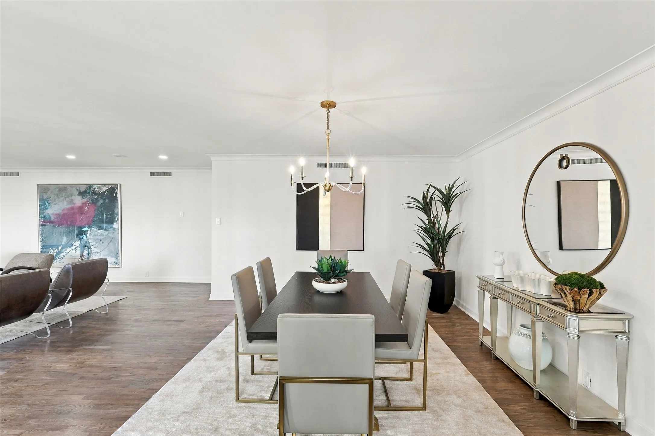 Condominium For Sale in Dallas County , 3525 Turtle Creek Boulevard 8B, Dallas, Texas 75219, 2 Bedroom, 2 Bathroom, 2 Garage spaces, 2,014 Sqft, built in 1957, mls#21411915, Real Estate Agent in Dallas, Homes For Sale in Dallas county, Homes For Sale in Dallas, Realtor in Dallas Texas, Real Estate Brokerage Independent Realty Texas, Luminita Cordes Realtor