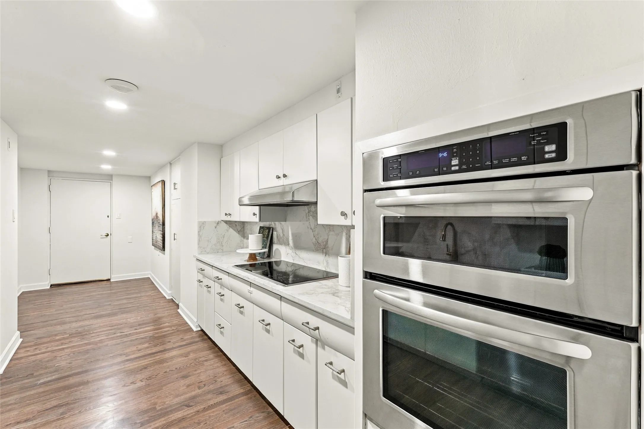 Condominium For Sale in Dallas County , 3525 Turtle Creek Boulevard 8B, Dallas, Texas 75219, 2 Bedroom, 2 Bathroom, 2 Garage spaces, 2,014 Sqft, built in 1957, mls#21411915, Real Estate Agent in Dallas, Homes For Sale in Dallas county, Homes For Sale in Dallas, Realtor in Dallas Texas, Real Estate Brokerage Independent Realty Texas, Luminita Cordes Realtor