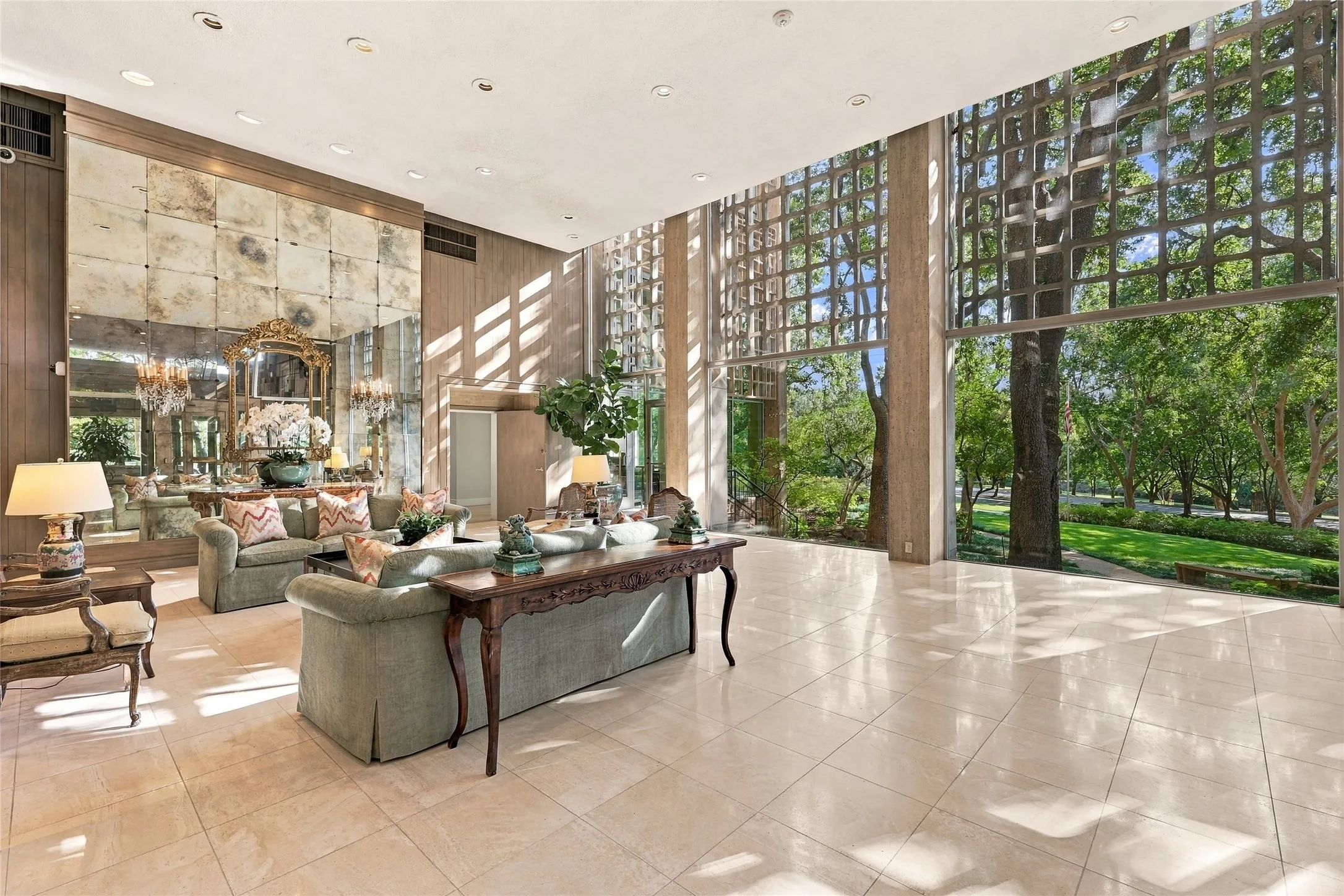 Condominium For Sale in Dallas County , 3525 Turtle Creek Boulevard 8B, Dallas, Texas 75219, 2 Bedroom, 2 Bathroom, 2 Garage spaces, 2,014 Sqft, built in 1957, mls#21411915, Real Estate Agent in Dallas, Homes For Sale in Dallas county, Homes For Sale in Dallas, Realtor in Dallas Texas, Real Estate Brokerage Independent Realty Texas, Luminita Cordes Realtor