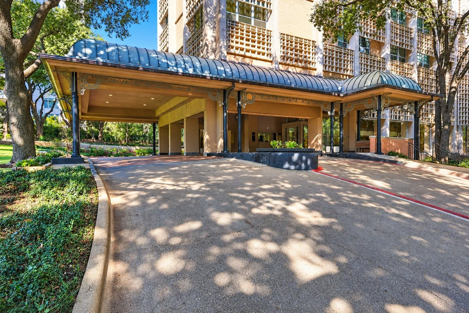 Condominium For Sale in Dallas County , 3525 Turtle Creek Boulevard 8B, Dallas, Texas 75219, 2 Bedroom, 2 Bathroom, 2 Garage spaces, 2,014 Sqft, built in 1957, mls#21411915, Real Estate Agent in Dallas, Homes For Sale in Dallas county, Homes For Sale in Dallas, Realtor in Dallas Texas, Real Estate Brokerage Independent Realty Texas, Luminita Cordes Realtor