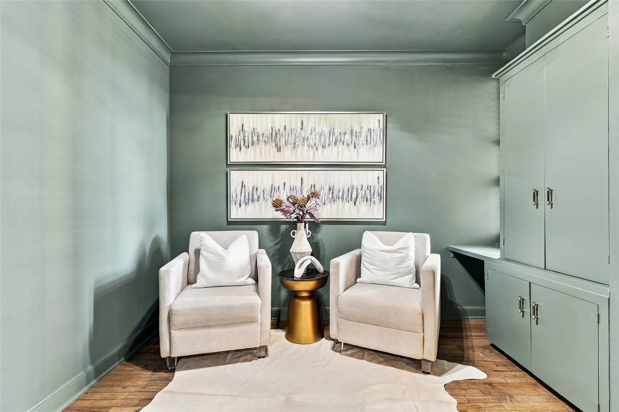 Condominium For Sale in Dallas County , 3525 Turtle Creek Boulevard 8B, Dallas, Texas 75219, 2 Bedroom, 2 Bathroom, 2 Garage spaces, 2,014 Sqft, built in 1957, mls#21411915, Real Estate Agent in Dallas, Homes For Sale in Dallas county, Homes For Sale in Dallas, Realtor in Dallas Texas, Real Estate Brokerage Independent Realty Texas, Luminita Cordes Realtor