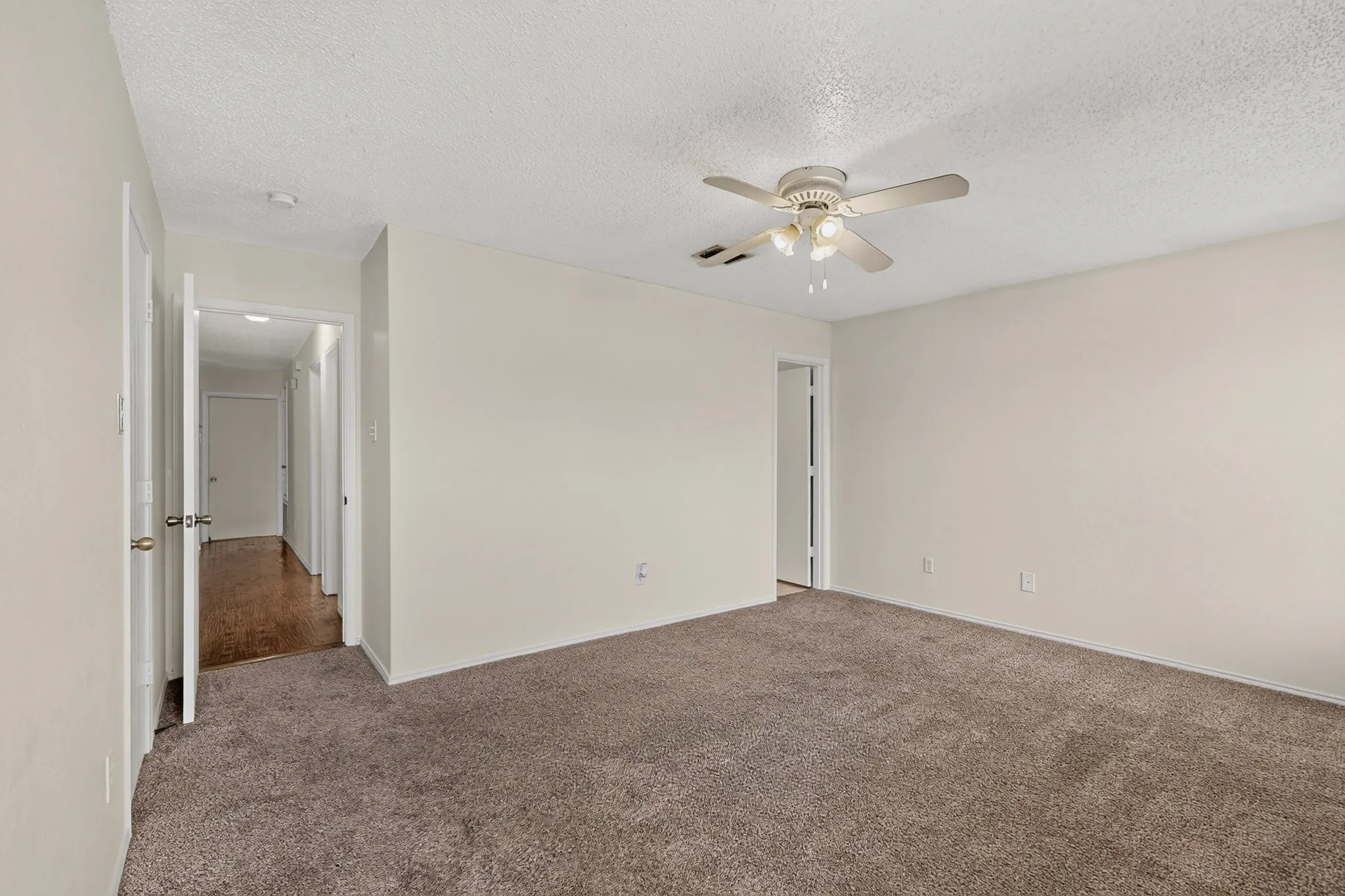 Single Family Residence For Rent in Collin County , 3107 Westview Drive, Mc Kinney, Texas 75070, 3 Bedroom, 2 Bathroom, 2 Garage spaces, 1,518 Sqft, built in 1999, mls#21412017, Real Estate Agent in Mc Kinney, Homes For Rent in Collin county, Homes For Rent in Mc Kinney, Realtor in Mc Kinney Texas, Real Estate Brokerage Independent Realty Texas, Luminita Cordes Realtor