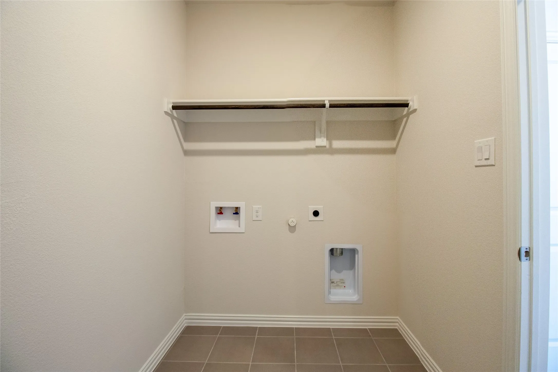 Single Family Residence For Rent in Tarrant County , 10501 Tuxinaw Trail, Fort Worth, Texas 76179, 3 Bedroom, 2 Bathroom, 2 Garage spaces, 1,831 Sqft, built in 2024, mls#21412025, Real Estate Agent in Fort Worth, Homes For Rent in Tarrant county, Homes For Rent in Fort Worth, Realtor in Fort Worth Texas, Real Estate Brokerage Independent Realty Texas, Luminita Cordes Realtor