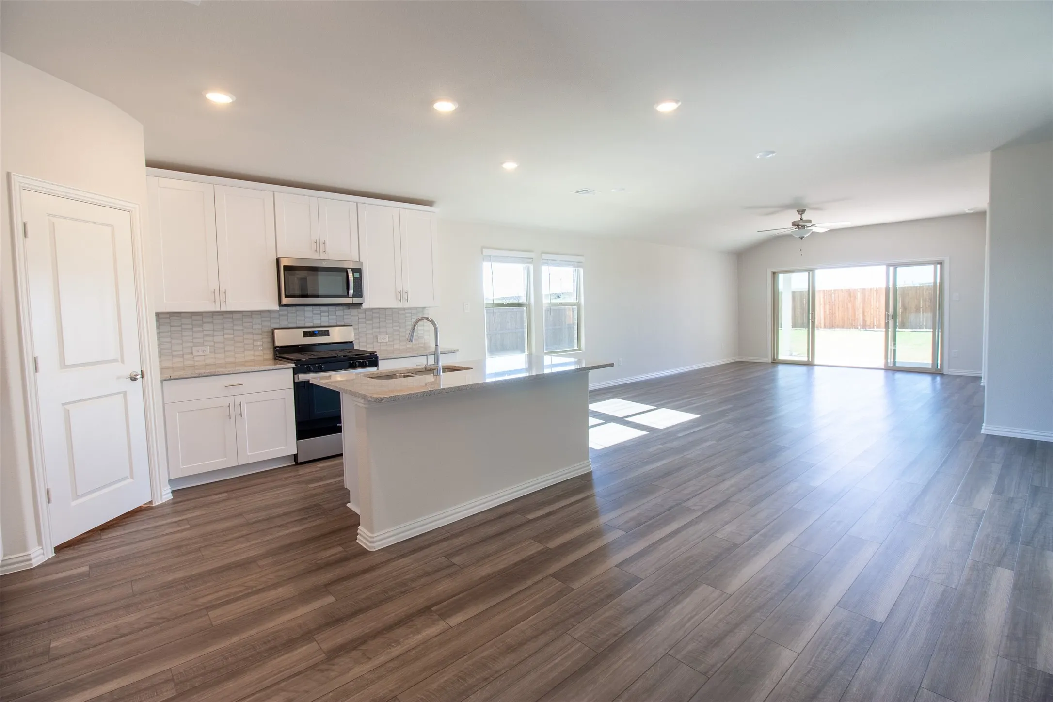 Single Family Residence For Rent in Tarrant County , 10501 Tuxinaw Trail, Fort Worth, Texas 76179, 3 Bedroom, 2 Bathroom, 2 Garage spaces, 1,831 Sqft, built in 2024, mls#21412025, Real Estate Agent in Fort Worth, Homes For Rent in Tarrant county, Homes For Rent in Fort Worth, Realtor in Fort Worth Texas, Real Estate Brokerage Independent Realty Texas, Luminita Cordes Realtor