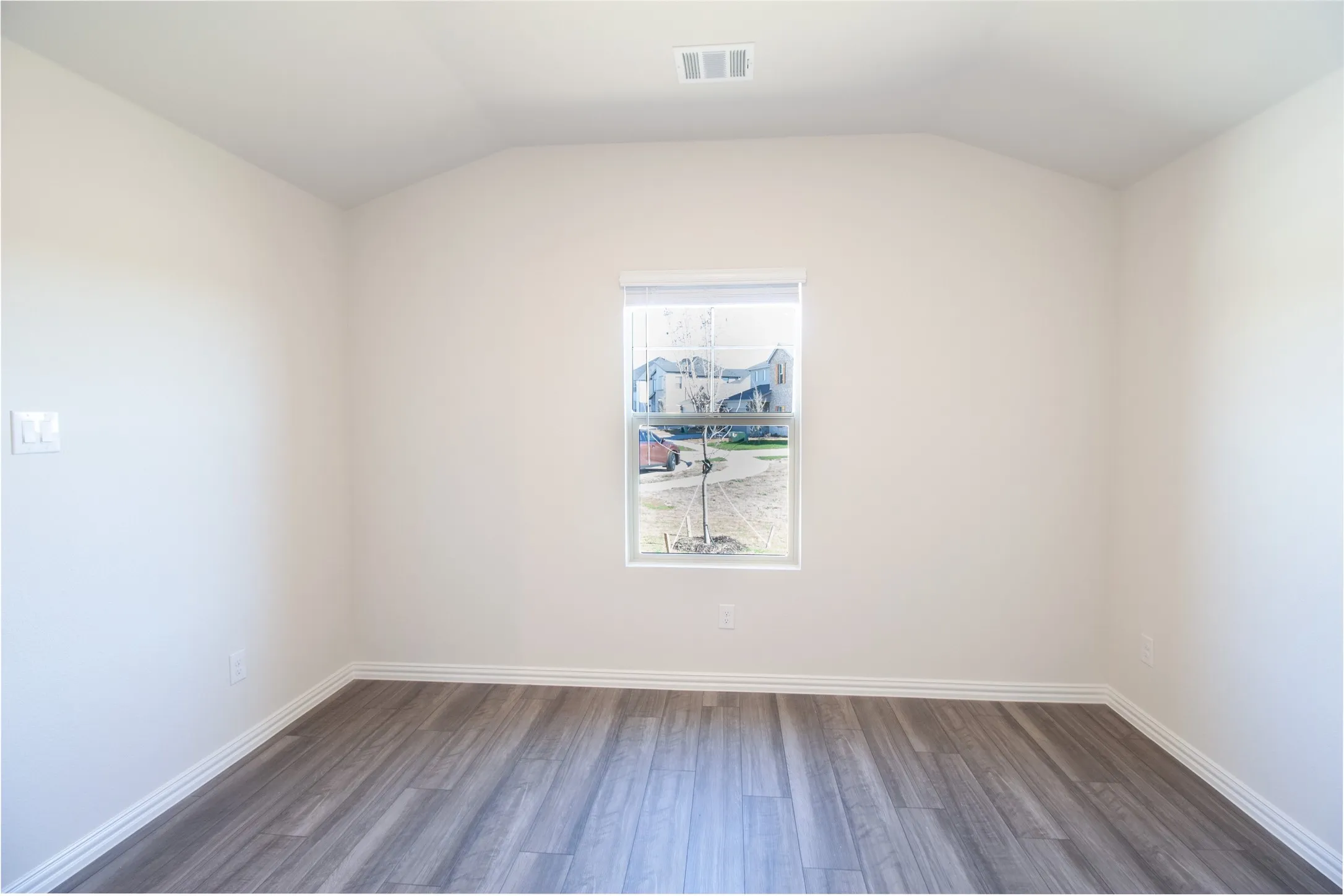 Single Family Residence For Rent in Tarrant County , 10501 Tuxinaw Trail, Fort Worth, Texas 76179, 3 Bedroom, 2 Bathroom, 2 Garage spaces, 1,831 Sqft, built in 2024, mls#21412025, Real Estate Agent in Fort Worth, Homes For Rent in Tarrant county, Homes For Rent in Fort Worth, Realtor in Fort Worth Texas, Real Estate Brokerage Independent Realty Texas, Luminita Cordes Realtor