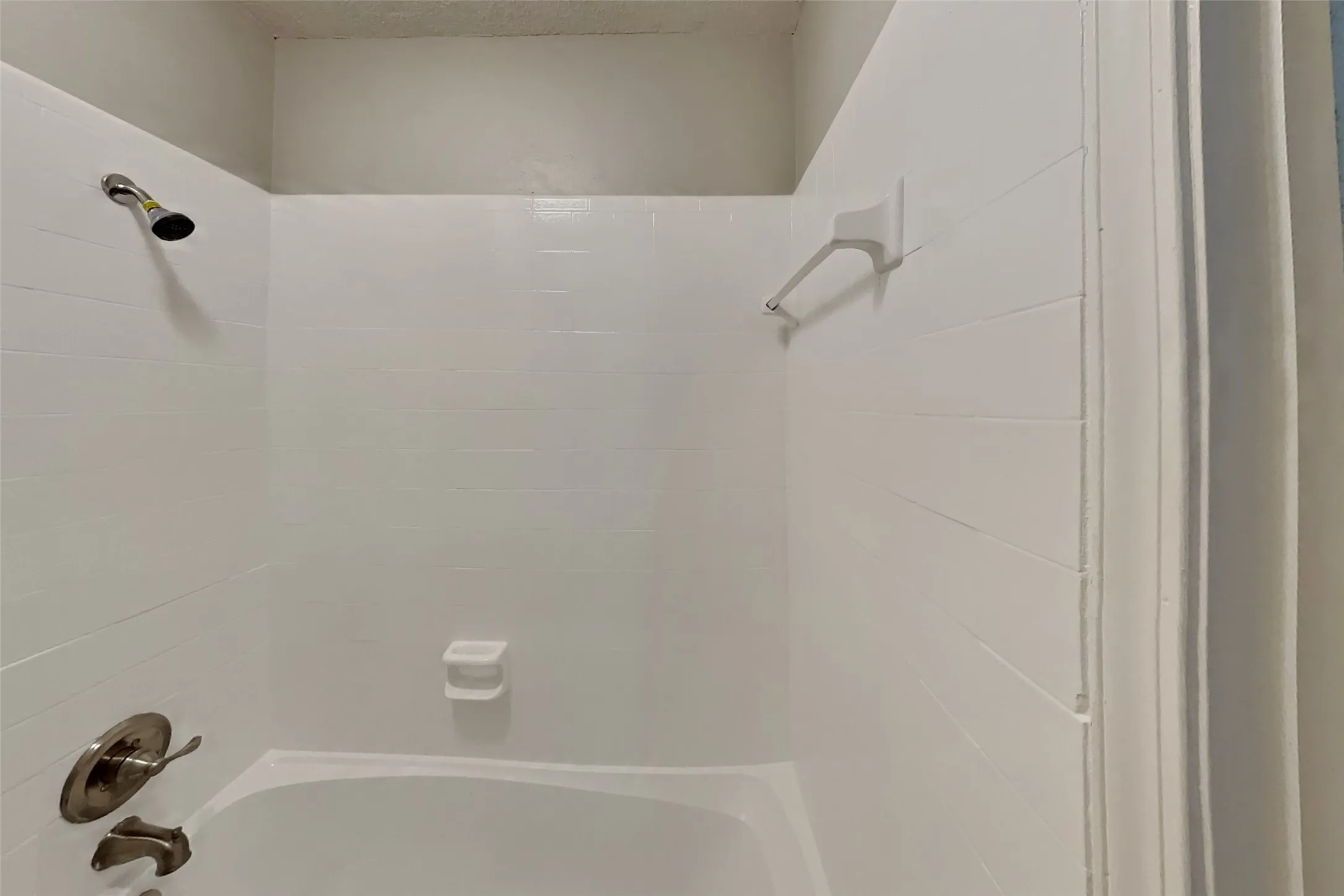 Single Family Residence For Rent in Tarrant County , 5405 Bright Star Trail, Arlington, Texas 76017, 3 Bedroom, 2 Bathroom, 2 Garage spaces, 1,682 Sqft, built in 1978, mls#21412026, Real Estate Agent in Arlington, Homes For Rent in Tarrant county, Homes For Rent in Arlington, Realtor in Arlington Texas, Real Estate Brokerage Independent Realty Texas, Luminita Cordes Realtor