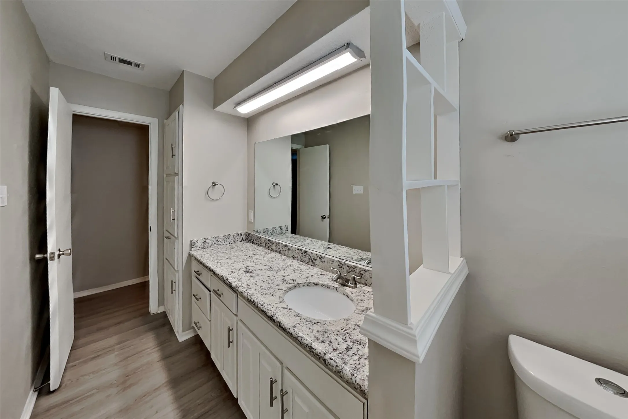 Single Family Residence For Rent in Tarrant County , 5405 Bright Star Trail, Arlington, Texas 76017, 3 Bedroom, 2 Bathroom, 2 Garage spaces, 1,682 Sqft, built in 1978, mls#21412026, Real Estate Agent in Arlington, Homes For Rent in Tarrant county, Homes For Rent in Arlington, Realtor in Arlington Texas, Real Estate Brokerage Independent Realty Texas, Luminita Cordes Realtor