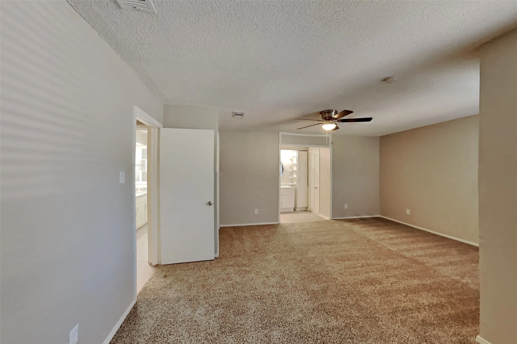 Single Family Residence For Rent in Tarrant County , 5405 Bright Star Trail, Arlington, Texas 76017, 3 Bedroom, 2 Bathroom, 2 Garage spaces, 1,682 Sqft, built in 1978, mls#21412026, Real Estate Agent in Arlington, Homes For Rent in Tarrant county, Homes For Rent in Arlington, Realtor in Arlington Texas, Real Estate Brokerage Independent Realty Texas, Luminita Cordes Realtor