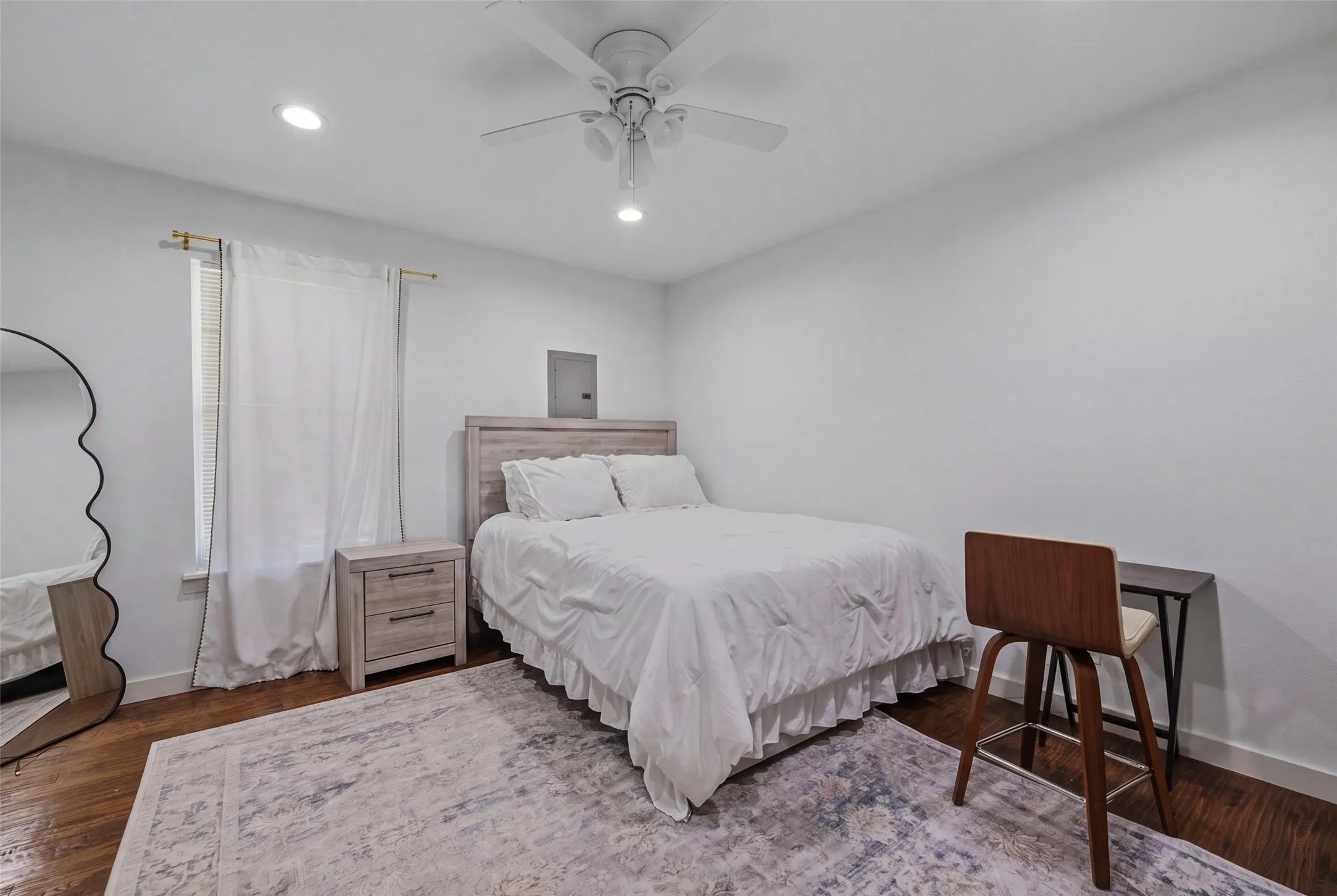 Single Family Residence For Sale in Tarrant County , 3233 Merida Avenue, Fort Worth, Texas 76109, 3 Bedroom, 3 Bathroom, Garage spaces, 2,296 Sqft, built in 1945, mls#21411976, Real Estate Agent in Fort Worth, Homes For Sale in Tarrant county, Homes For Sale in Fort Worth, Realtor in Fort Worth Texas, Real Estate Brokerage Independent Realty Texas, Luminita Cordes Realtor