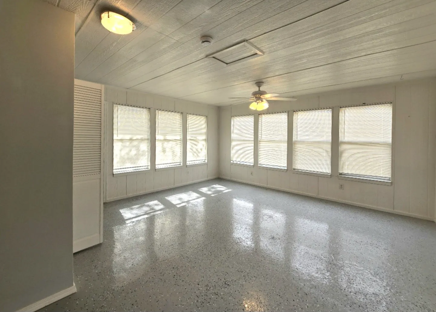 Single Family Residence For Sale in Collin County , 3357 Sherwood Drive, Plano, Texas 75074, 3 Bedroom, 2 Bathroom, 1 Garage spaces, 1,292 Sqft, built in 1972, mls#21411485, Real Estate Agent in Plano, Homes For Sale in Collin county, Homes For Sale in Plano, Realtor in Plano Texas, Real Estate Brokerage Independent Realty Texas, Luminita Cordes Realtor
