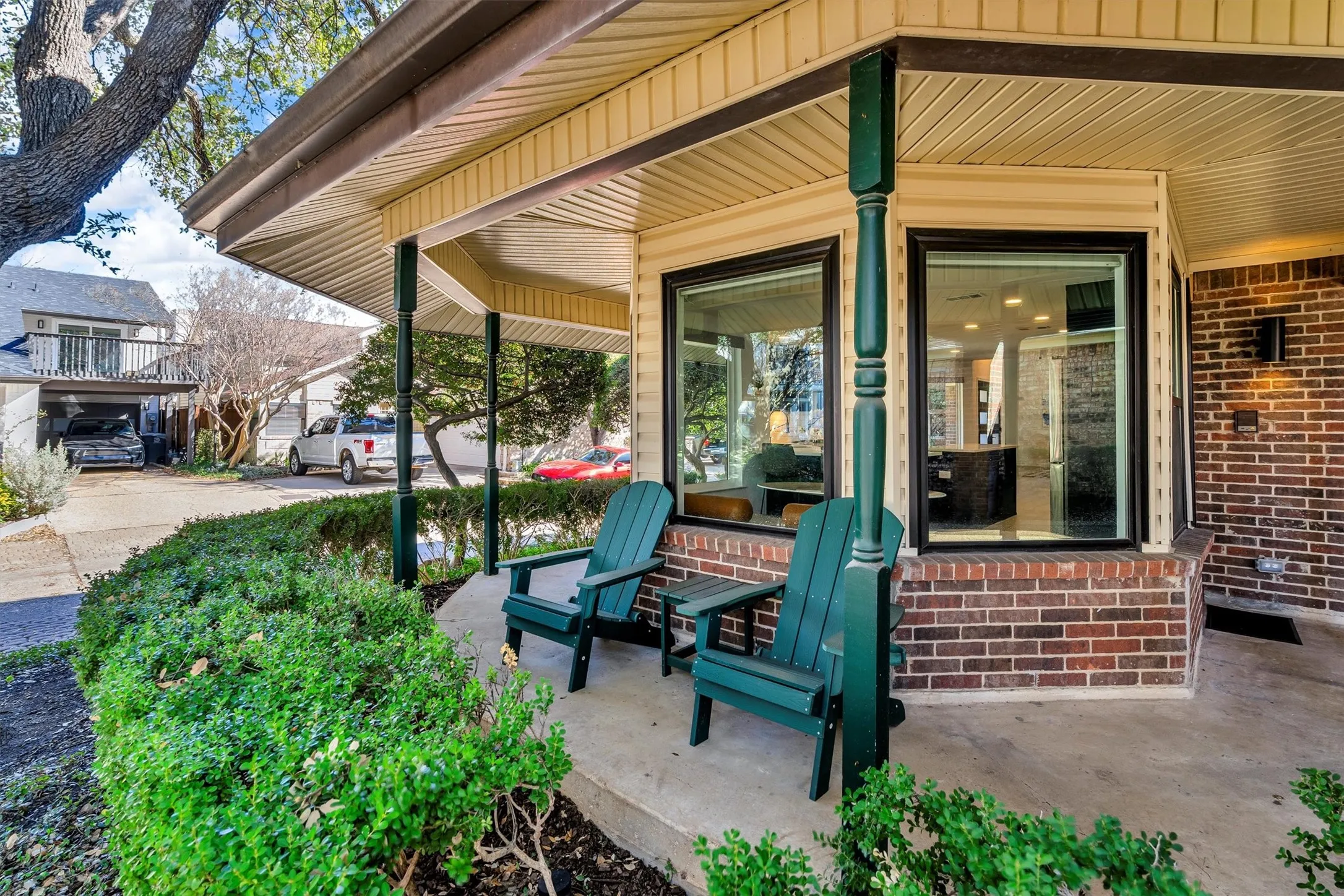 Single Family Residence For Rent in Dallas County , 3288 Lakenheath Place, Dallas, Texas 75204, 2 Bedroom, 3 Bathroom, 2 Garage spaces, 2,460 Sqft, built in 1980, mls#21408106, Real Estate Agent in Dallas, Homes For Rent in Dallas county, Homes For Rent in Dallas, Realtor in Dallas Texas, Real Estate Brokerage Independent Realty Texas, Luminita Cordes Realtor