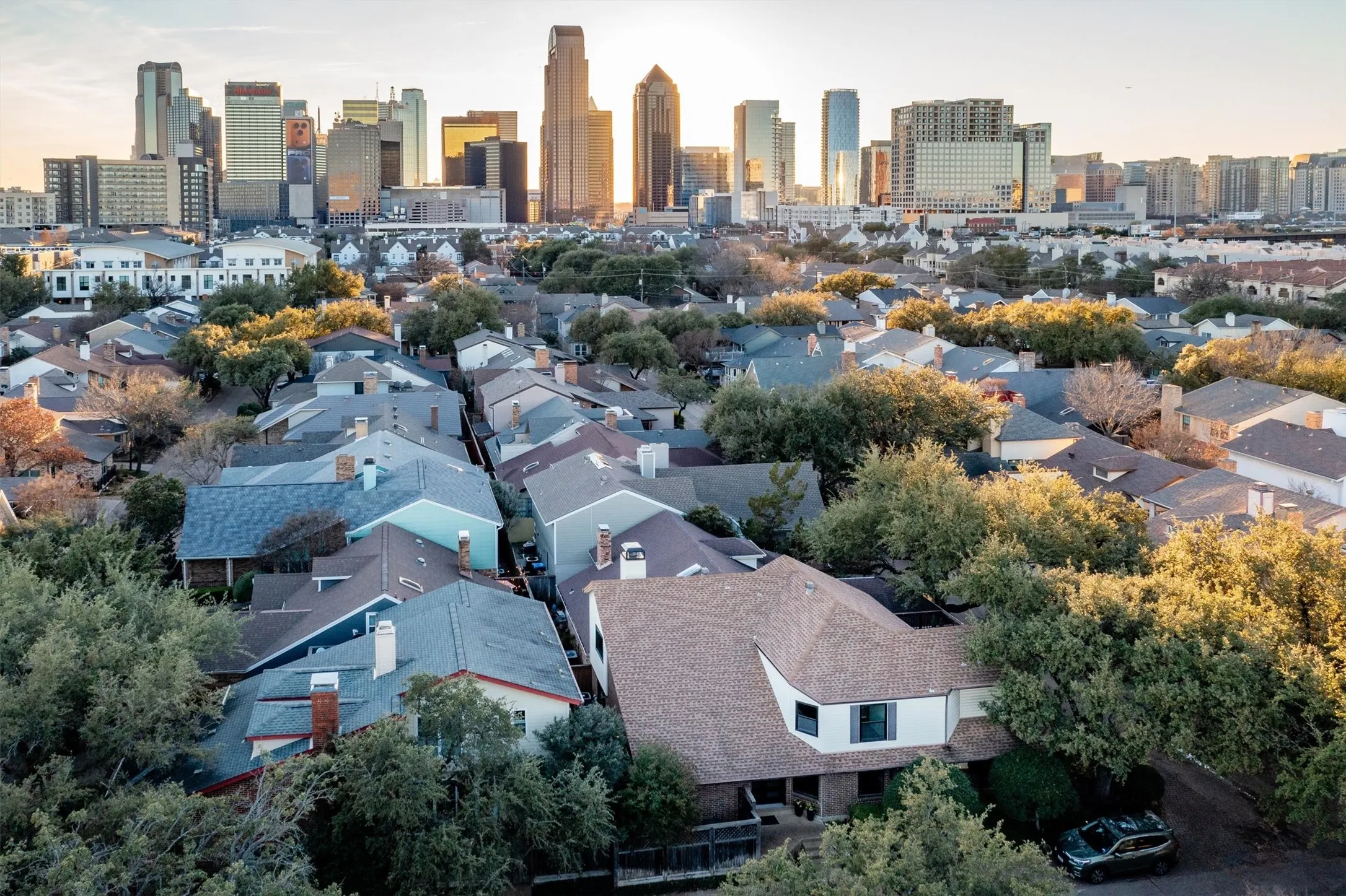 Single Family Residence For Rent in Dallas County , 3288 Lakenheath Place, Dallas, Texas 75204, 2 Bedroom, 3 Bathroom, 2 Garage spaces, 2,460 Sqft, built in 1980, mls#21408106, Real Estate Agent in Dallas, Homes For Rent in Dallas county, Homes For Rent in Dallas, Realtor in Dallas Texas, Real Estate Brokerage Independent Realty Texas, Luminita Cordes Realtor