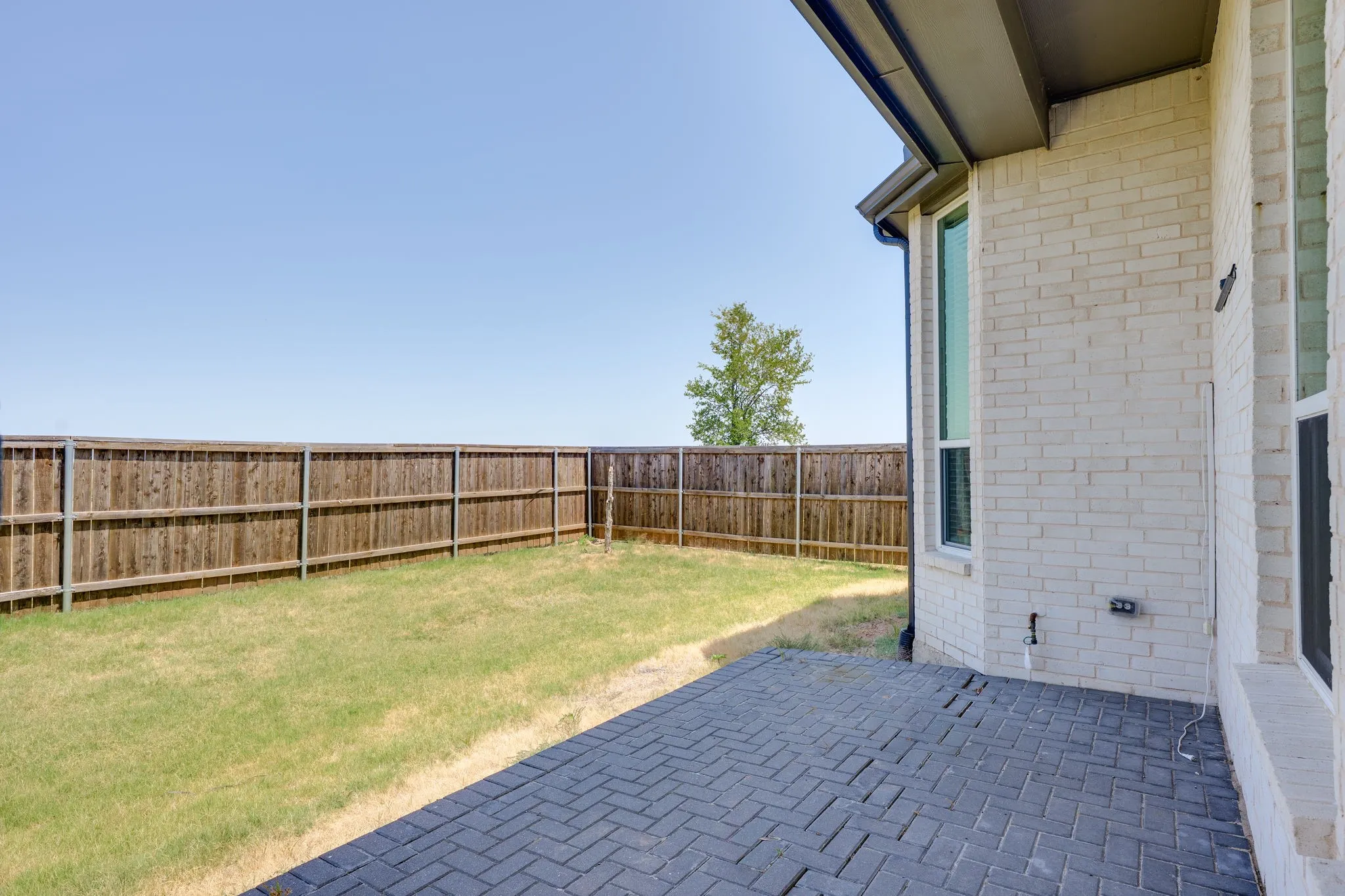 Single Family Residence For Rent in Collin County , 2917 Saltwood, Celina, Texas 75009, 4 Bedroom, 4 Bathroom, 2 Garage spaces, 2,280 Sqft, built in 2020, mls#21412051, Real Estate Agent in Celina, Homes For Rent in Collin county, Homes For Rent in Celina, Realtor in Celina Texas, Real Estate Brokerage Independent Realty Texas, Luminita Cordes Realtor