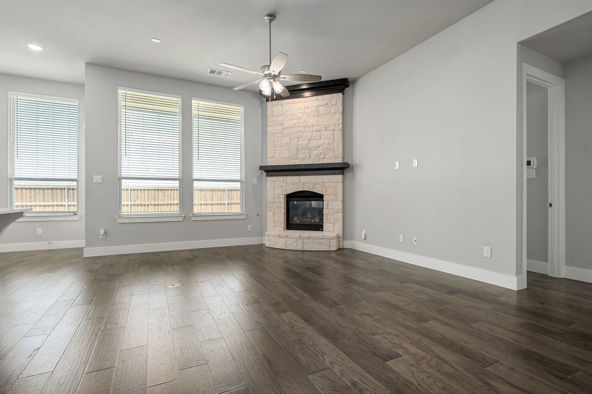 Single Family Residence For Rent in Collin County , 2917 Saltwood, Celina, Texas 75009, 4 Bedroom, 4 Bathroom, 2 Garage spaces, 2,280 Sqft, built in 2020, mls#21412051, Real Estate Agent in Celina, Homes For Rent in Collin county, Homes For Rent in Celina, Realtor in Celina Texas, Real Estate Brokerage Independent Realty Texas, Luminita Cordes Realtor