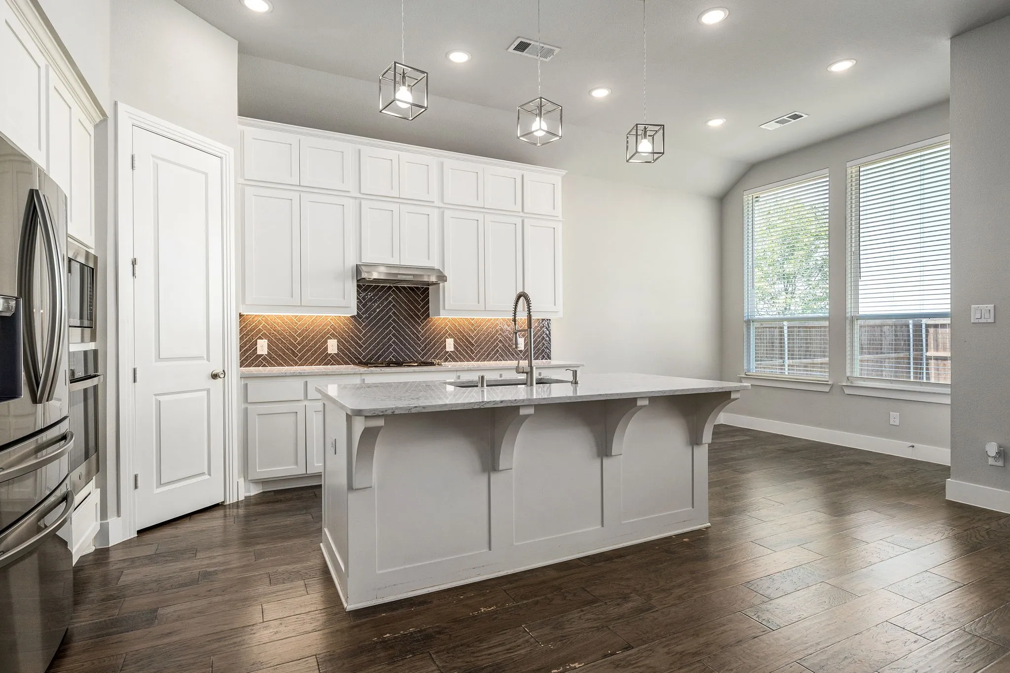 Single Family Residence For Rent in Collin County , 2917 Saltwood, Celina, Texas 75009, 4 Bedroom, 4 Bathroom, 2 Garage spaces, 2,280 Sqft, built in 2020, mls#21412051, Real Estate Agent in Celina, Homes For Rent in Collin county, Homes For Rent in Celina, Realtor in Celina Texas, Real Estate Brokerage Independent Realty Texas, Luminita Cordes Realtor