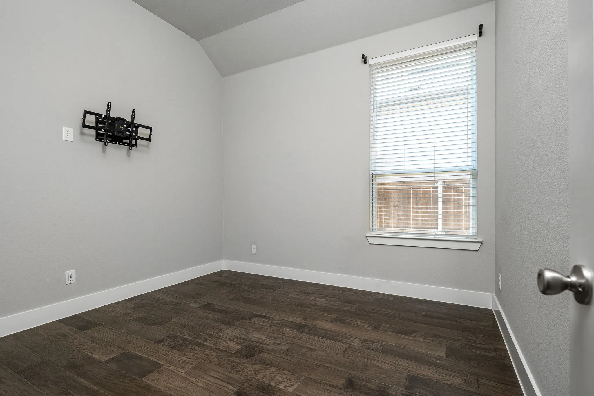 Single Family Residence For Rent in Collin County , 2917 Saltwood, Celina, Texas 75009, 4 Bedroom, 4 Bathroom, 2 Garage spaces, 2,280 Sqft, built in 2020, mls#21412051, Real Estate Agent in Celina, Homes For Rent in Collin county, Homes For Rent in Celina, Realtor in Celina Texas, Real Estate Brokerage Independent Realty Texas, Luminita Cordes Realtor