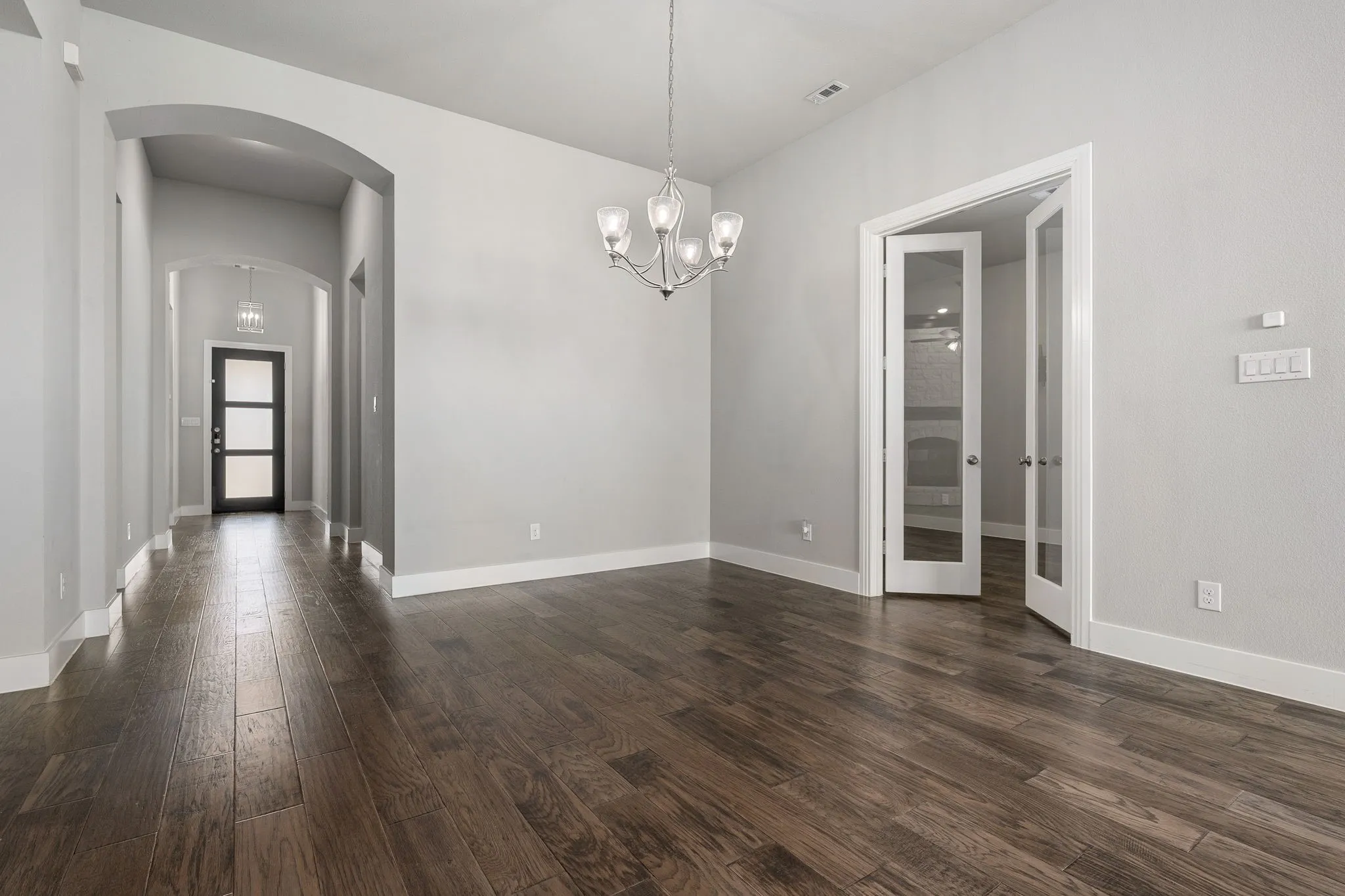 Single Family Residence For Rent in Collin County , 2917 Saltwood, Celina, Texas 75009, 4 Bedroom, 4 Bathroom, 2 Garage spaces, 2,280 Sqft, built in 2020, mls#21412051, Real Estate Agent in Celina, Homes For Rent in Collin county, Homes For Rent in Celina, Realtor in Celina Texas, Real Estate Brokerage Independent Realty Texas, Luminita Cordes Realtor
