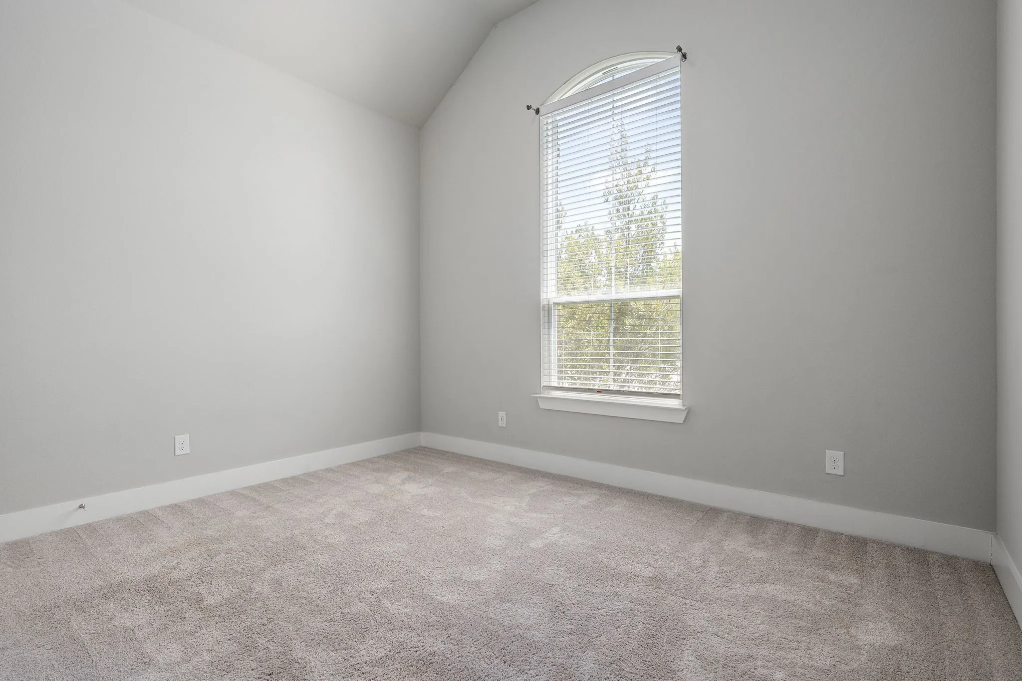 Single Family Residence For Rent in Collin County , 2917 Saltwood, Celina, Texas 75009, 4 Bedroom, 4 Bathroom, 2 Garage spaces, 2,280 Sqft, built in 2020, mls#21412051, Real Estate Agent in Celina, Homes For Rent in Collin county, Homes For Rent in Celina, Realtor in Celina Texas, Real Estate Brokerage Independent Realty Texas, Luminita Cordes Realtor
