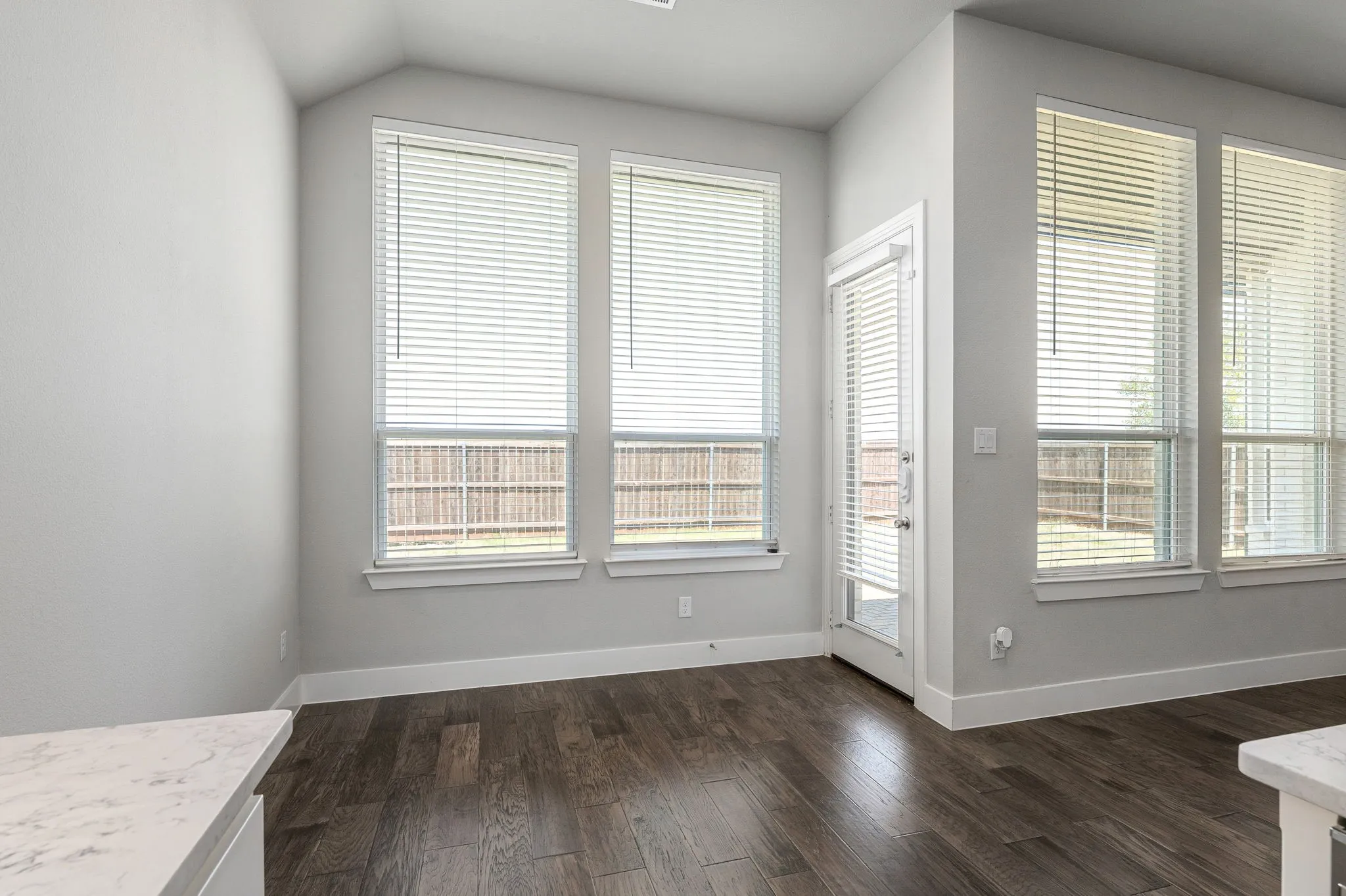 Single Family Residence For Rent in Collin County , 2917 Saltwood, Celina, Texas 75009, 4 Bedroom, 4 Bathroom, 2 Garage spaces, 2,280 Sqft, built in 2020, mls#21412051, Real Estate Agent in Celina, Homes For Rent in Collin county, Homes For Rent in Celina, Realtor in Celina Texas, Real Estate Brokerage Independent Realty Texas, Luminita Cordes Realtor