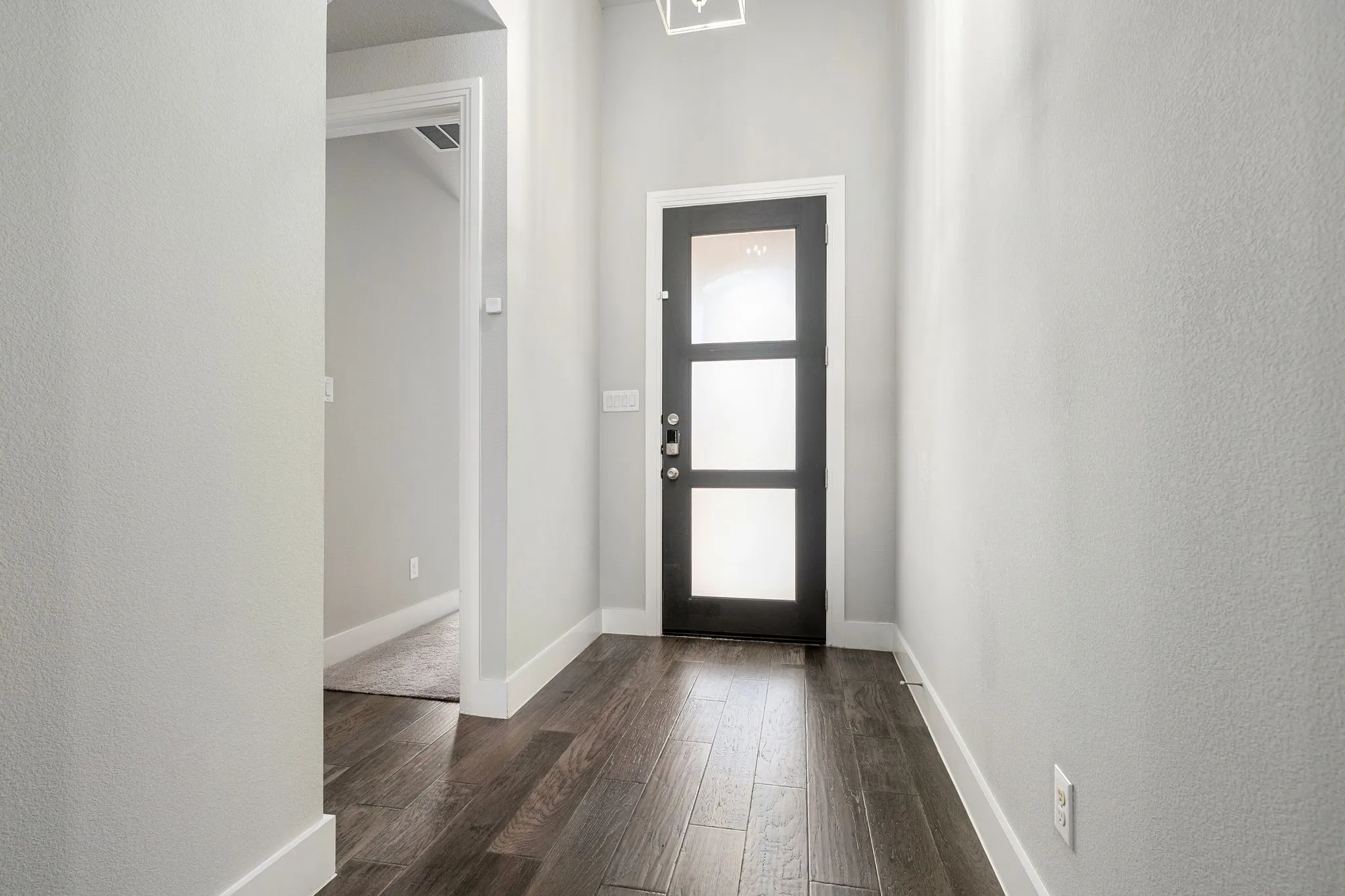Single Family Residence For Rent in Collin County , 2917 Saltwood, Celina, Texas 75009, 4 Bedroom, 4 Bathroom, 2 Garage spaces, 2,280 Sqft, built in 2020, mls#21412051, Real Estate Agent in Celina, Homes For Rent in Collin county, Homes For Rent in Celina, Realtor in Celina Texas, Real Estate Brokerage Independent Realty Texas, Luminita Cordes Realtor