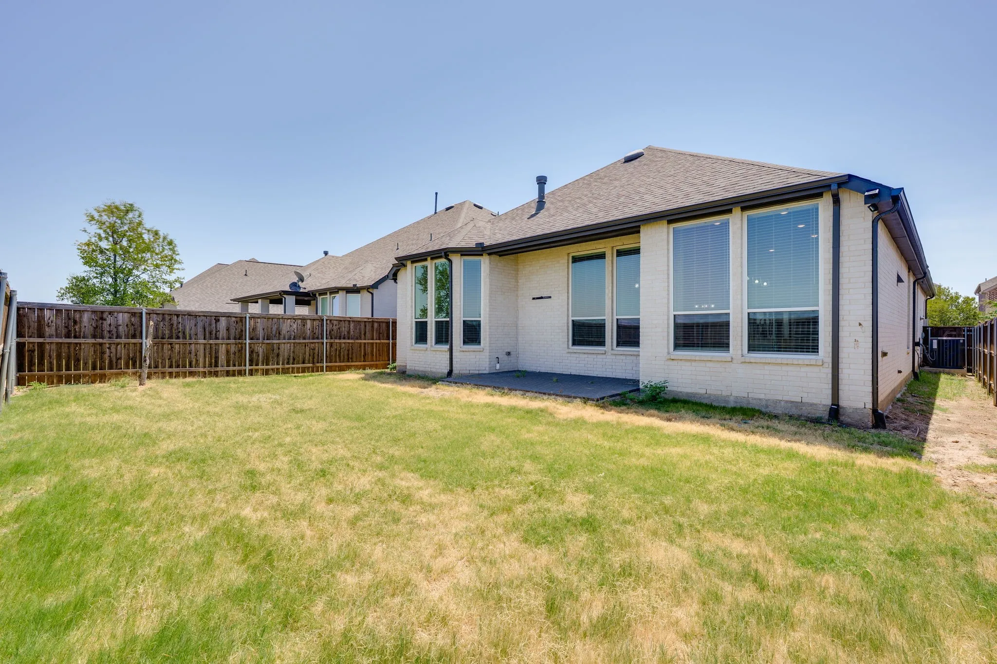 Single Family Residence For Rent in Collin County , 2917 Saltwood, Celina, Texas 75009, 4 Bedroom, 4 Bathroom, 2 Garage spaces, 2,280 Sqft, built in 2020, mls#21412051, Real Estate Agent in Celina, Homes For Rent in Collin county, Homes For Rent in Celina, Realtor in Celina Texas, Real Estate Brokerage Independent Realty Texas, Luminita Cordes Realtor