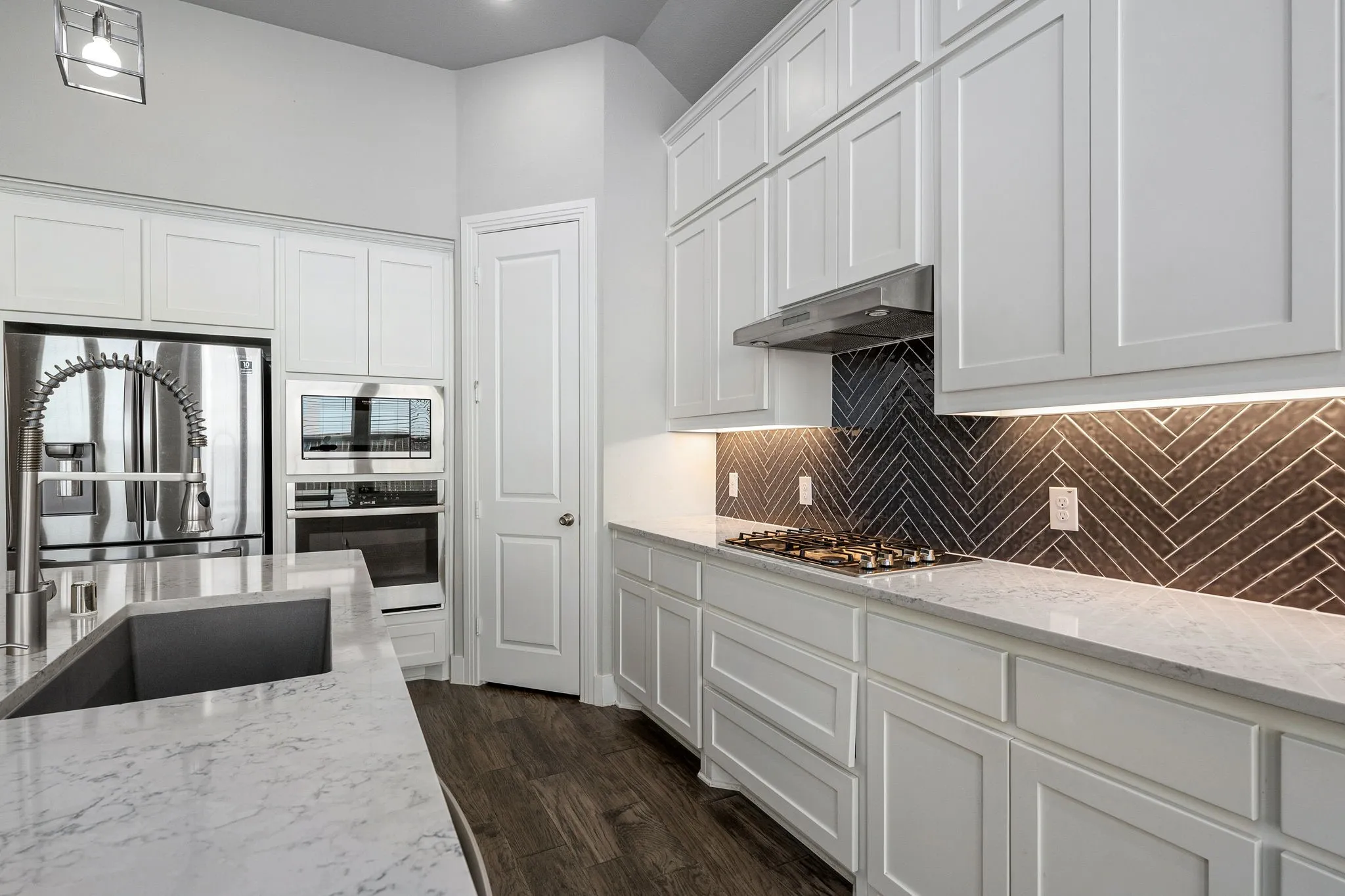 Single Family Residence For Rent in Collin County , 2917 Saltwood, Celina, Texas 75009, 4 Bedroom, 4 Bathroom, 2 Garage spaces, 2,280 Sqft, built in 2020, mls#21412051, Real Estate Agent in Celina, Homes For Rent in Collin county, Homes For Rent in Celina, Realtor in Celina Texas, Real Estate Brokerage Independent Realty Texas, Luminita Cordes Realtor